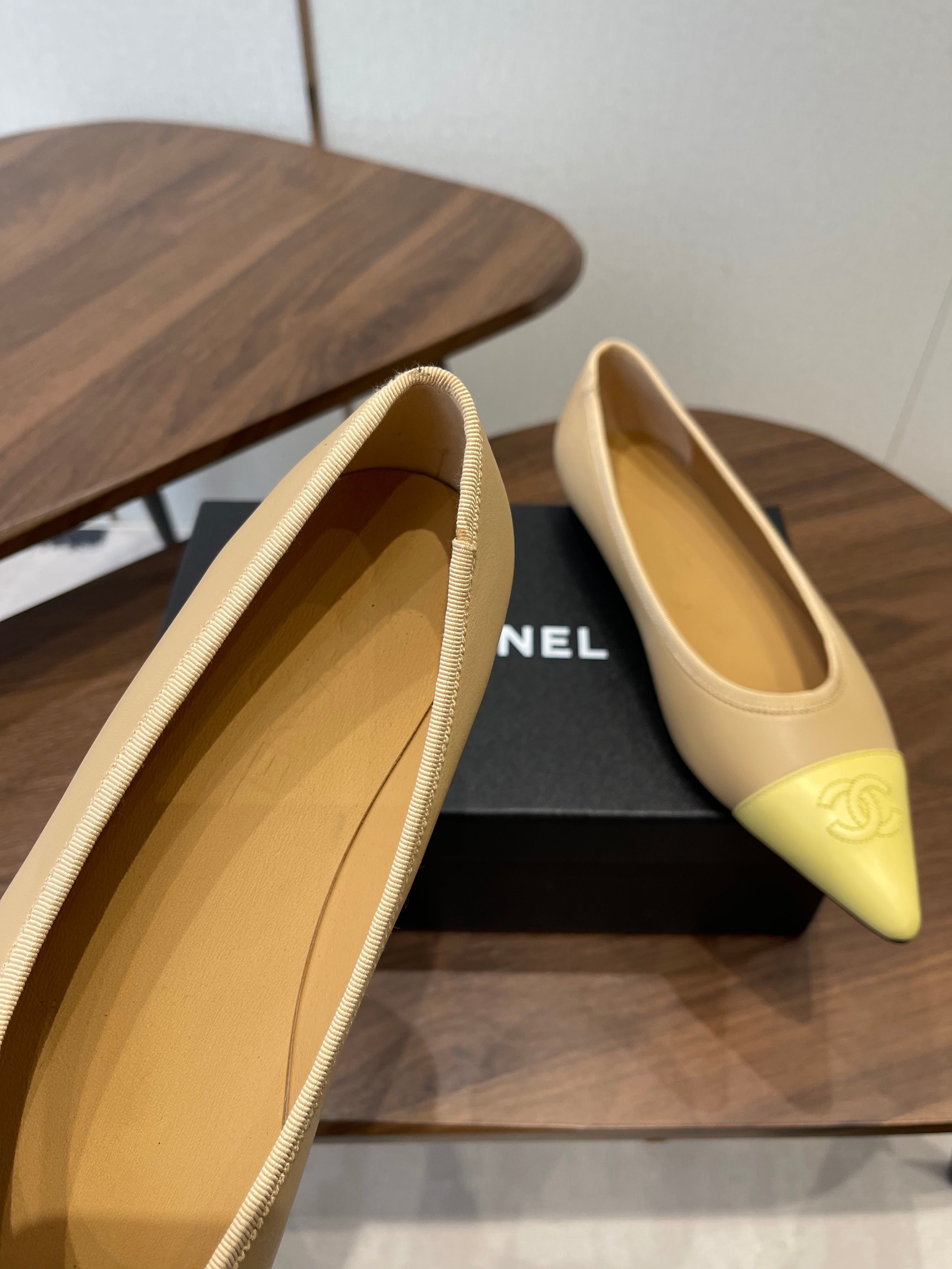CC 26s Ballet Flats Beige Yellow Lambskin 624241