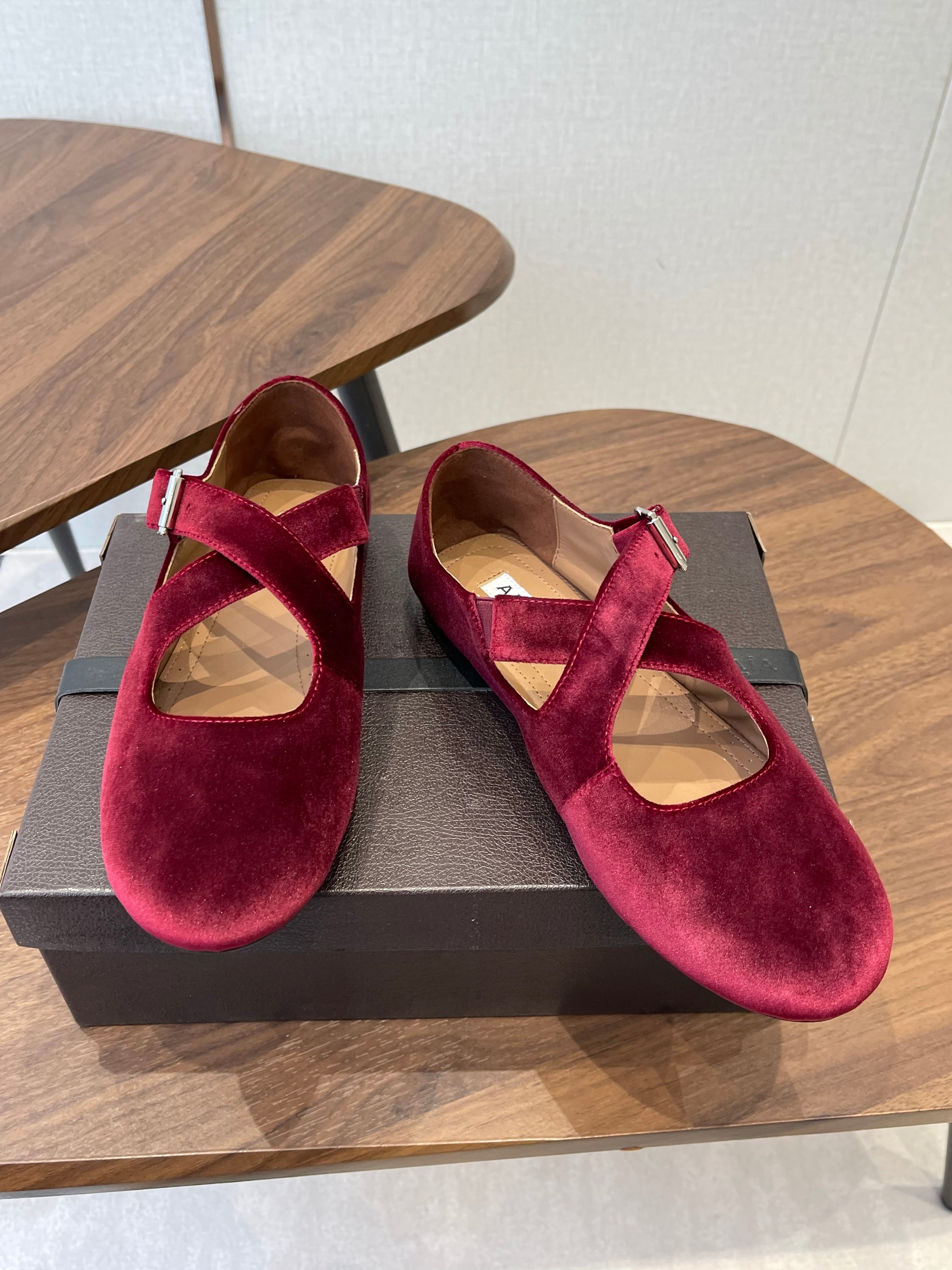 Alaïa Criss Cross Ballet Flat Red Velvet 633858