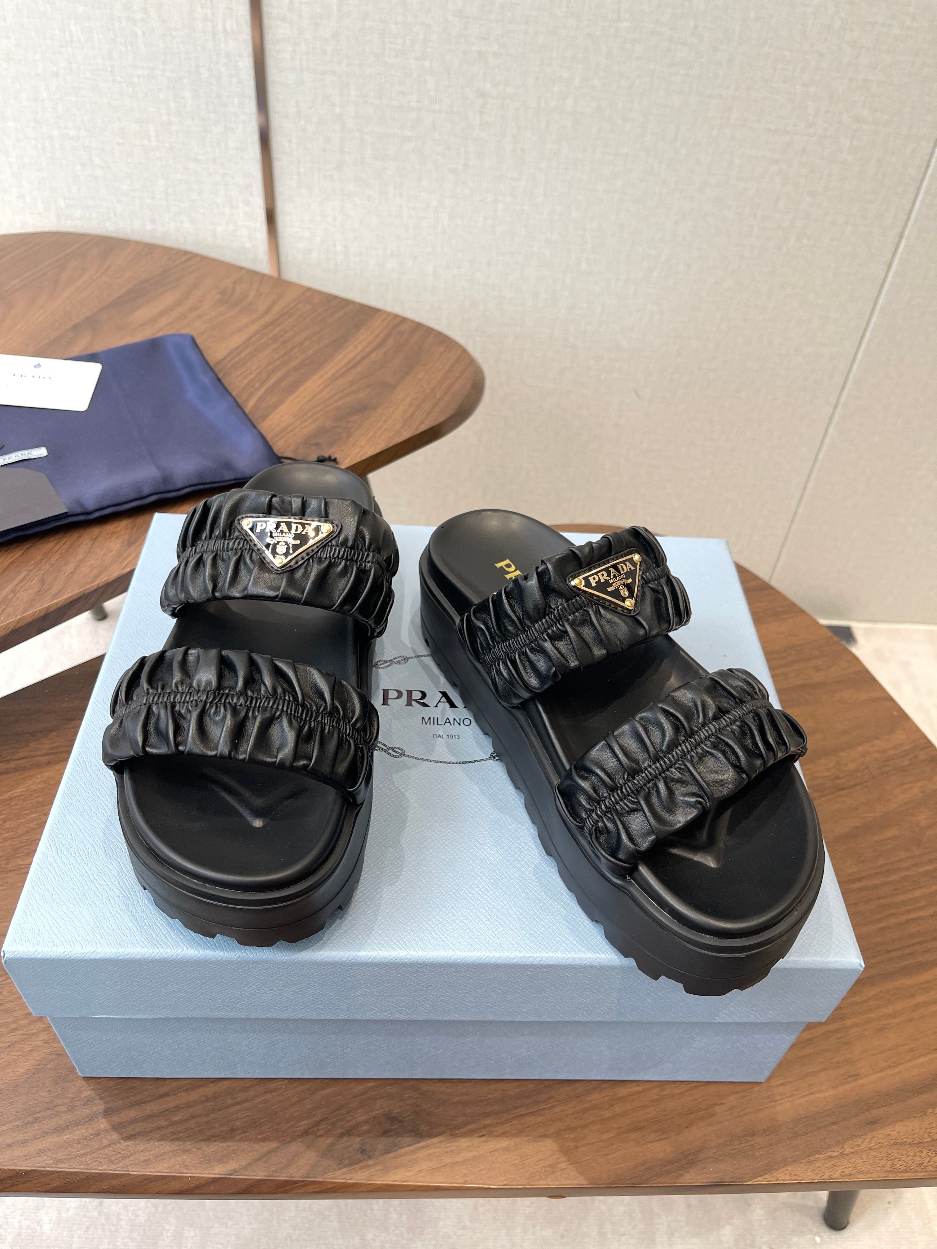 Prada 26s Flatform Slides Black Matelassé Leather 727650