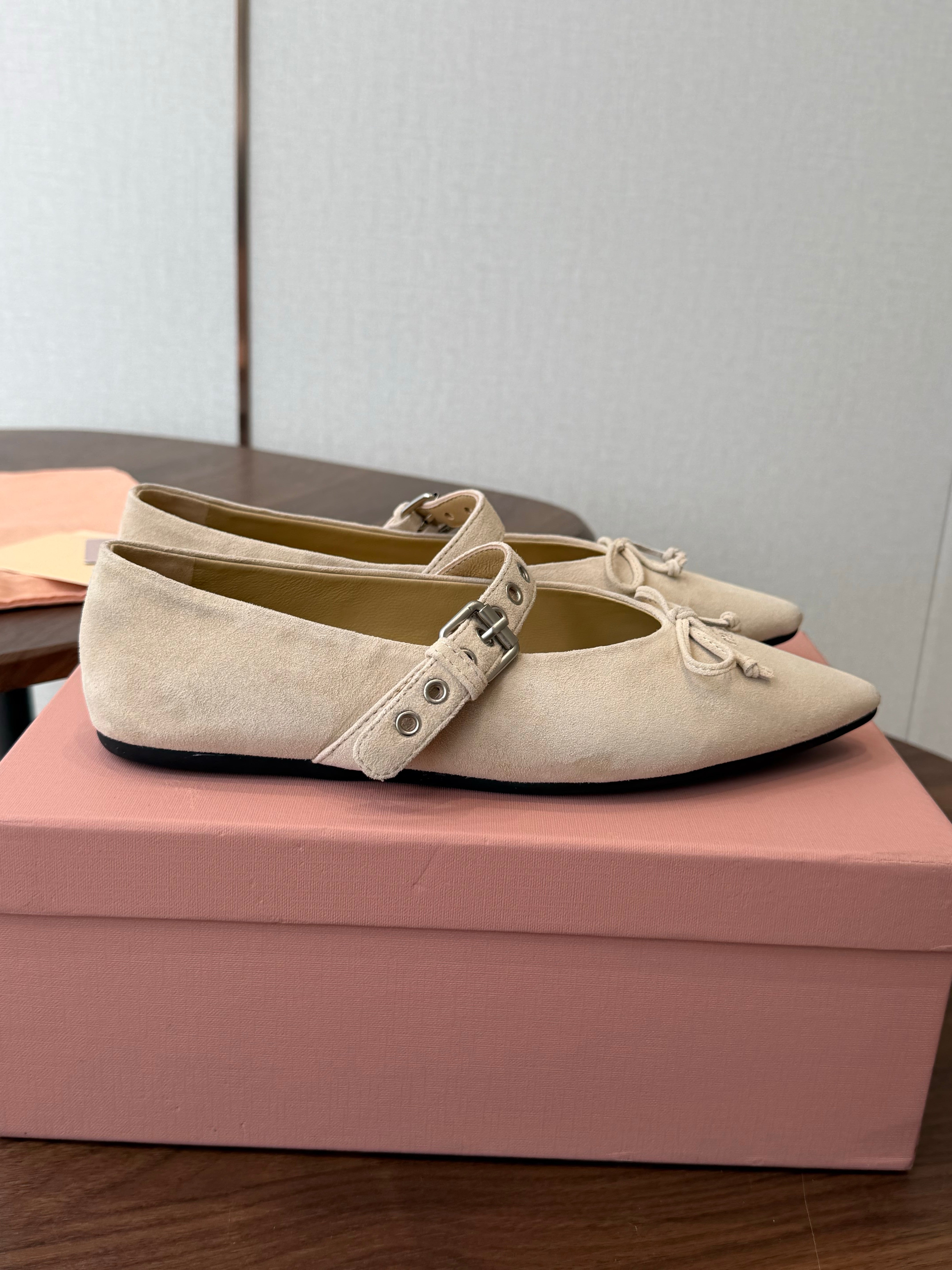 Miu Pointed-Toe Ballerina Flats Light Khaki Suede 940005