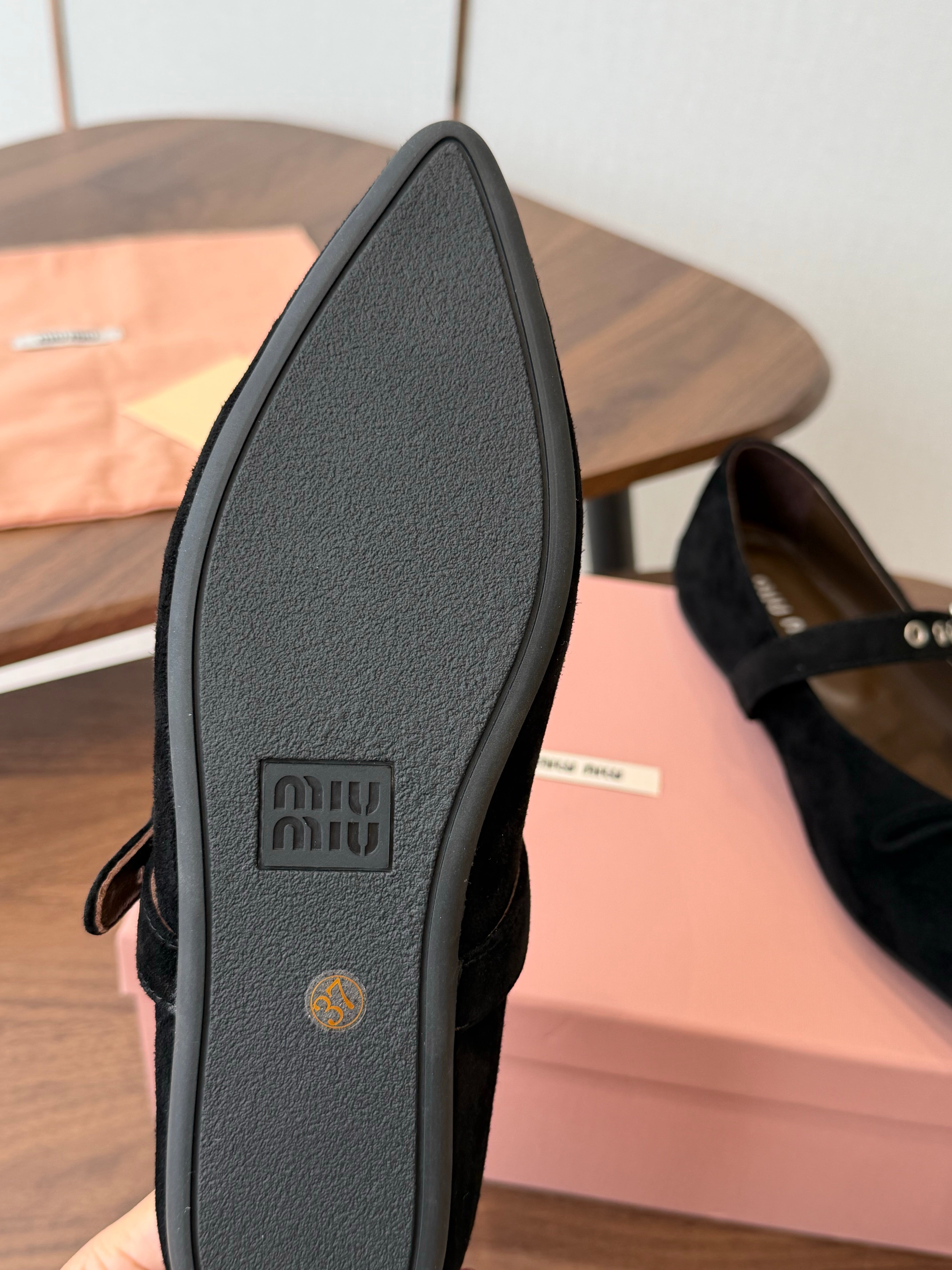 Miu Pointed-Toe Ballerina Flats Black Suede 940008