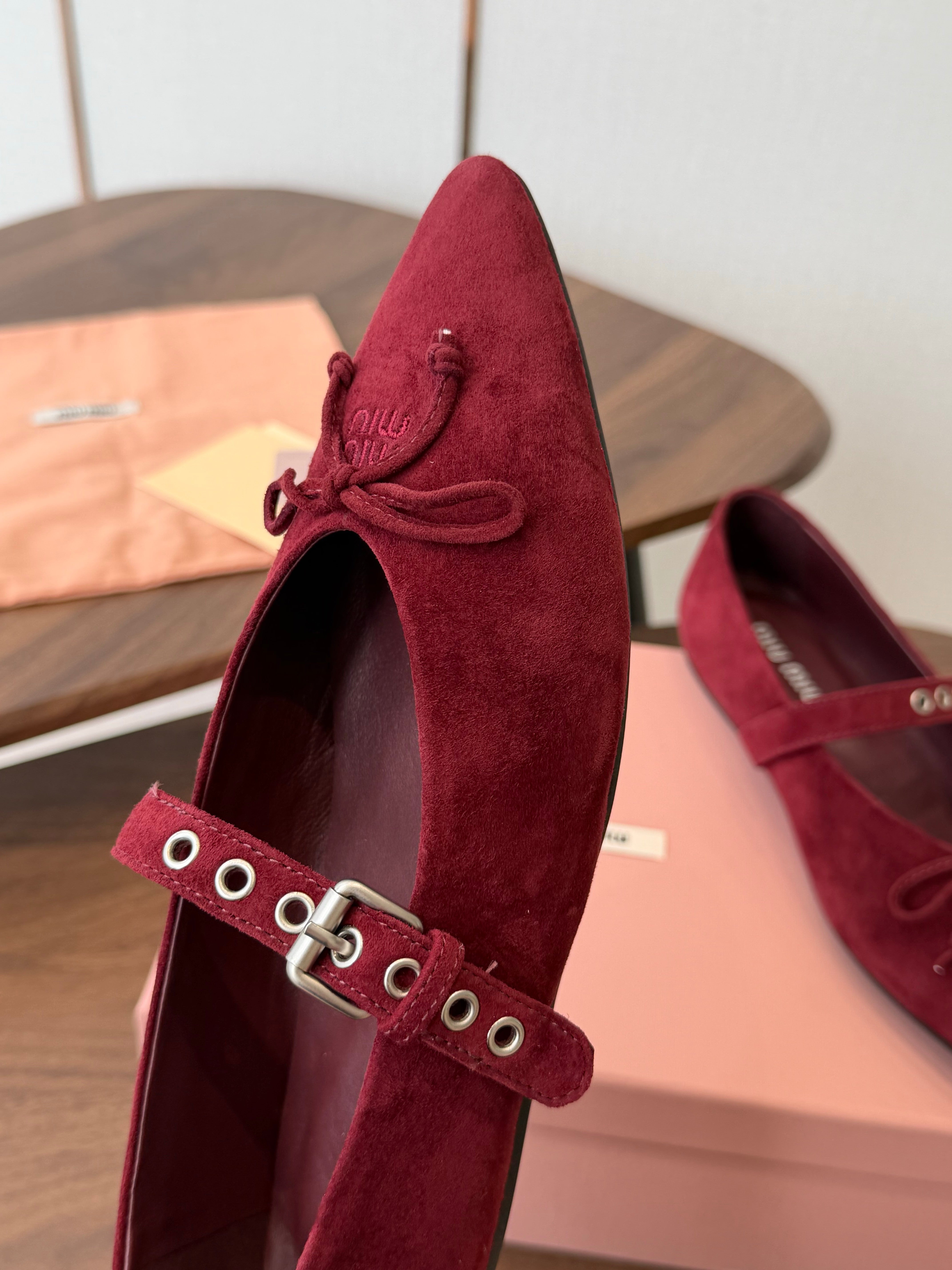 Miu Pointed-Toe Ballerina Flats Red Suede 940009