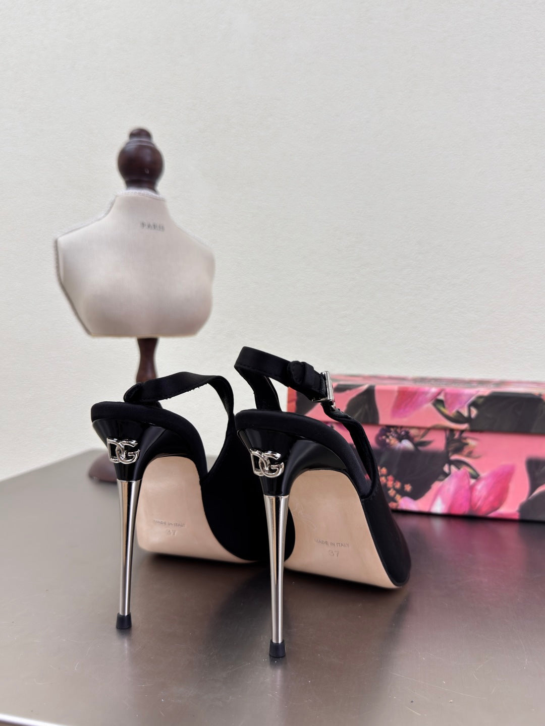 DC Slingback Pumps Black Silk & Sheepskin 343141