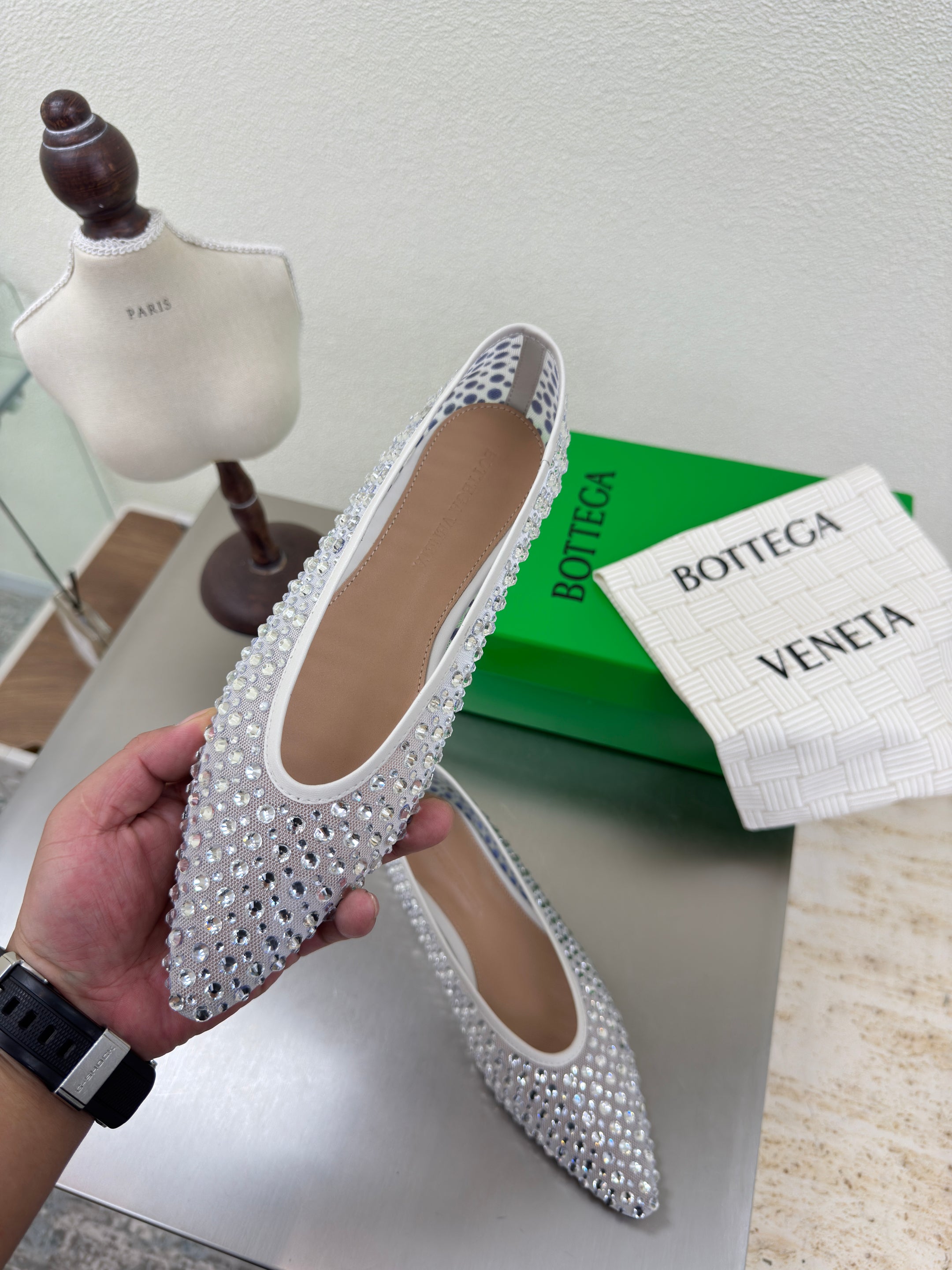 BV Rhinestones Sofia Deep Flat White Mesh 428485