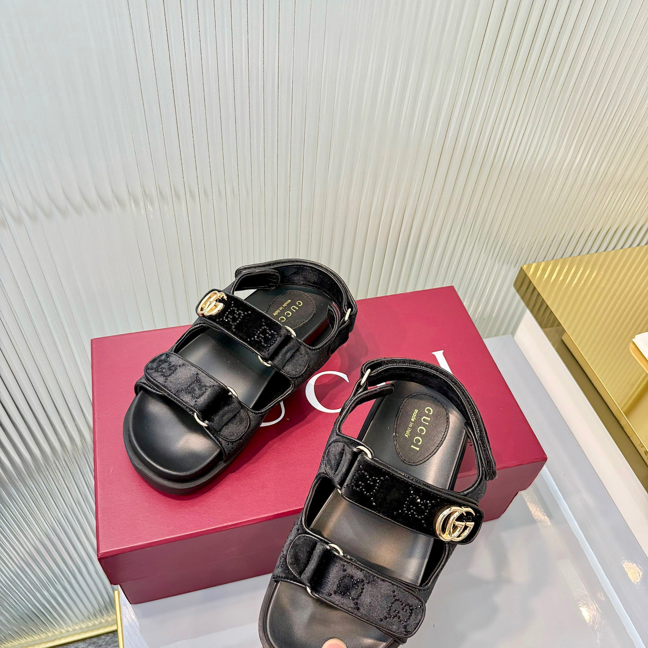 GG 26s Dad Sandals Black Leather Velvet 714862