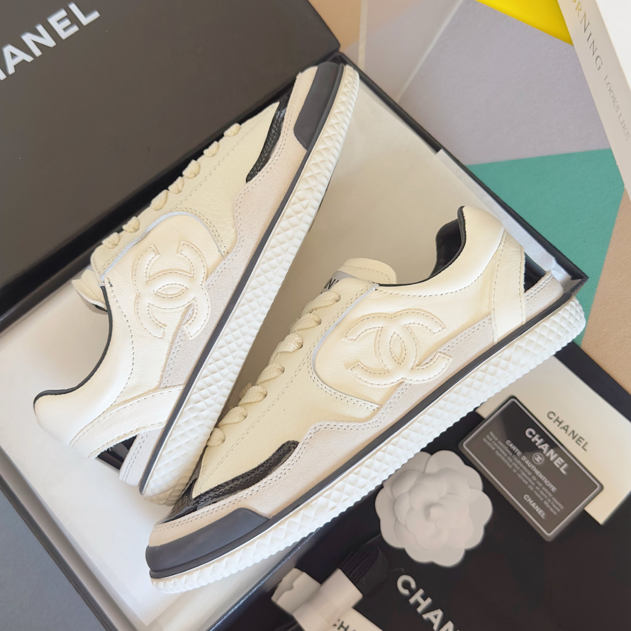 CC 25K British Baseball Shoes White Cowhide Patent Leather 459739