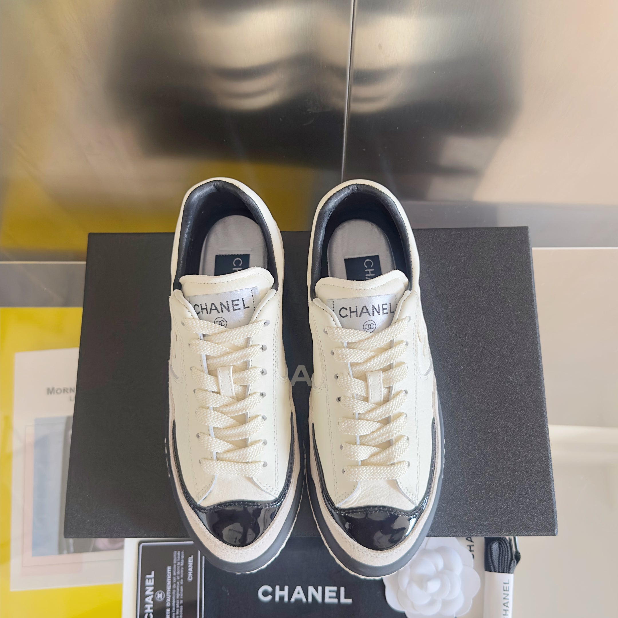 CC 25K British Baseball Shoes White Cowhide Patent Leather 459739