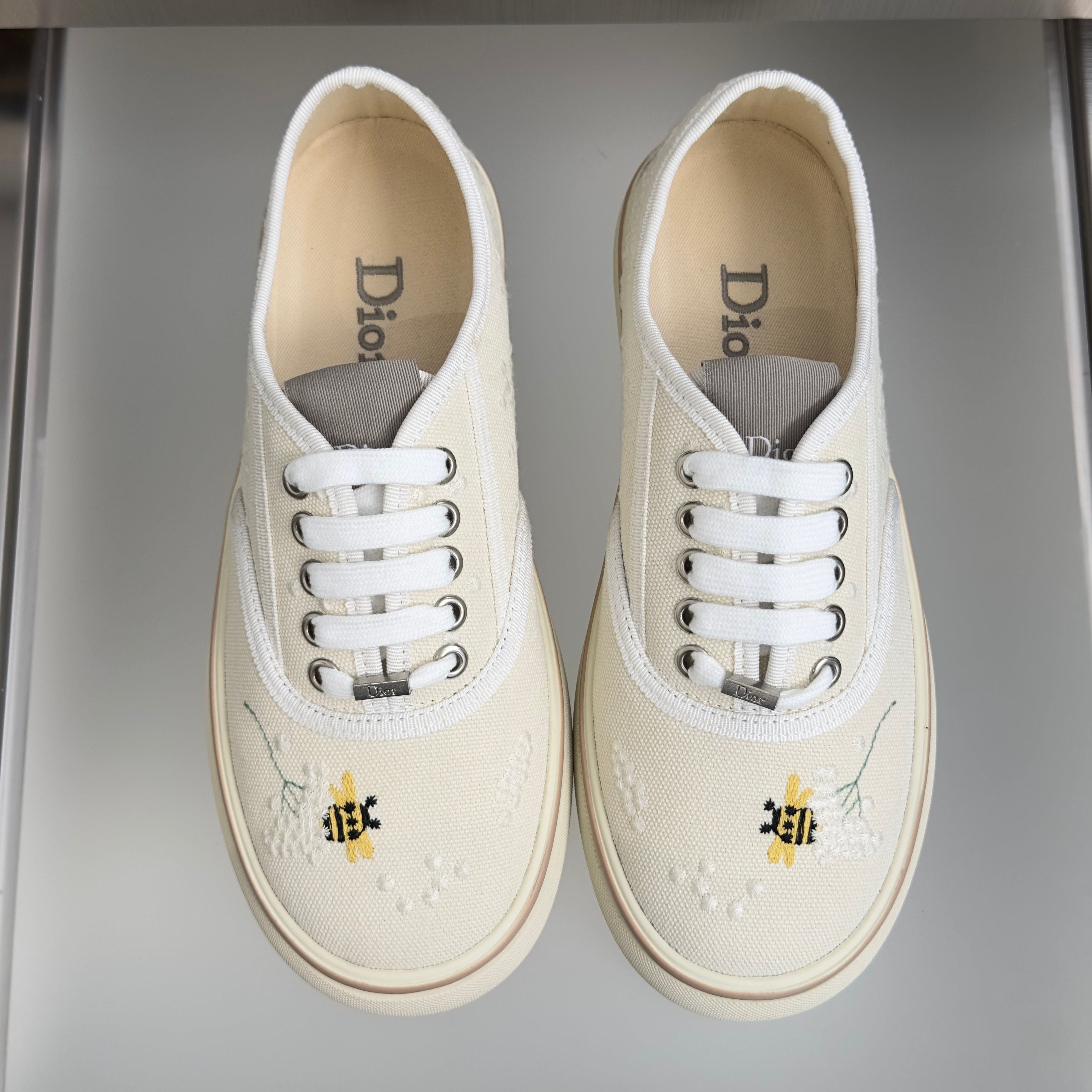 CD 26s Saltwind Sneakers Cream Canvas 920080