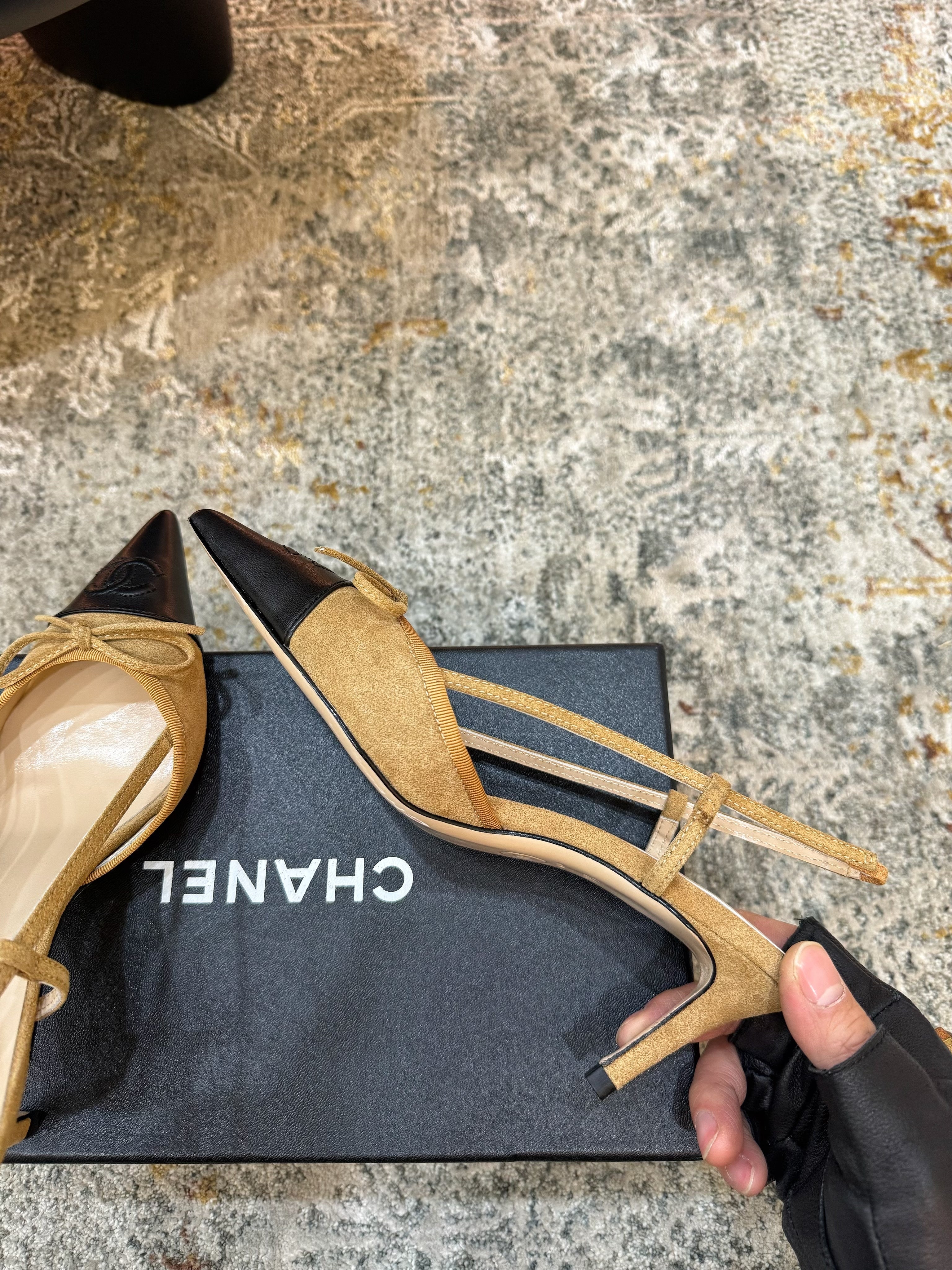 CC Vintage Slingback 6.5cm Black Beige Suede Sheepskin 637203
