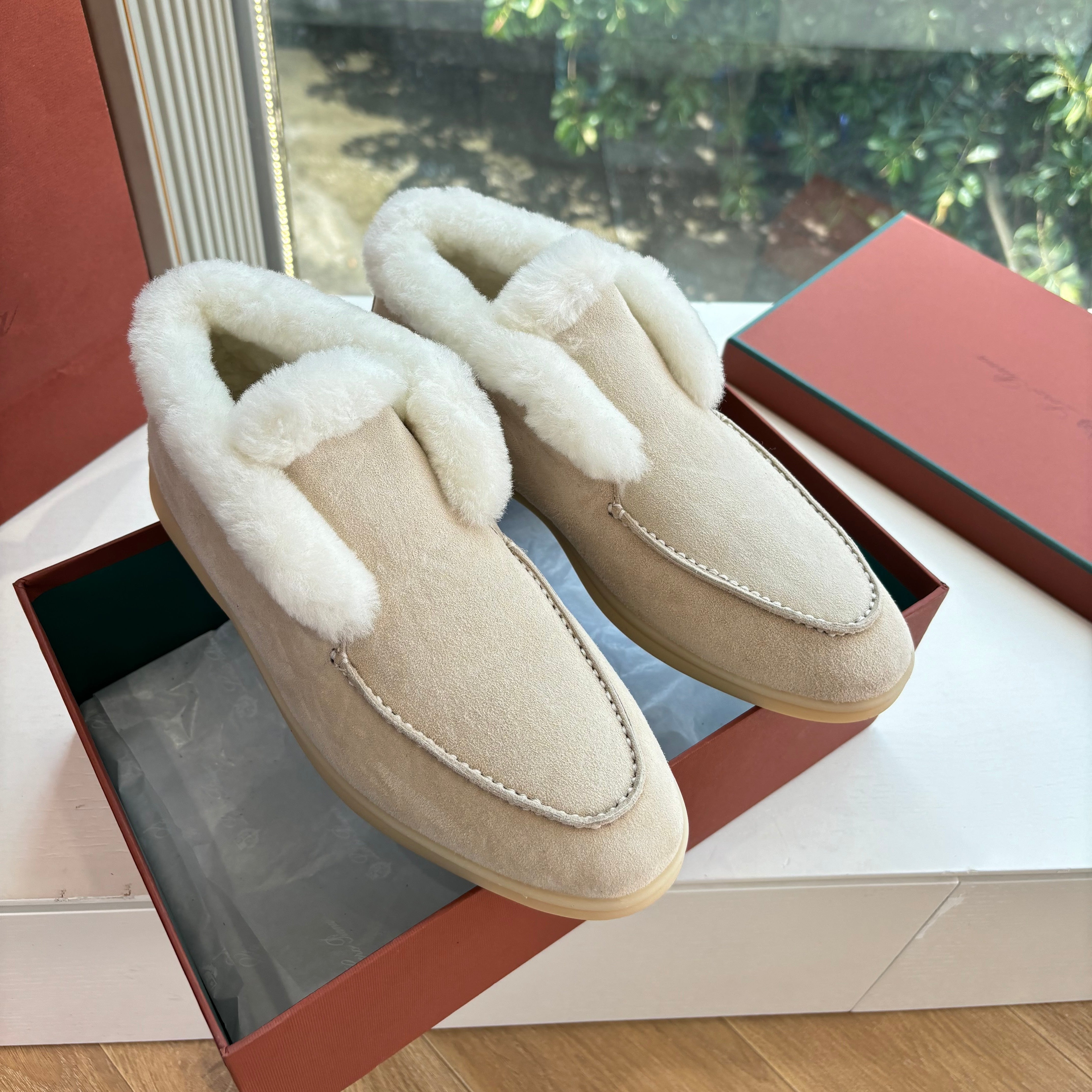 LP Open Walk Ankle Boot Light Beige White Fur Suede 507420