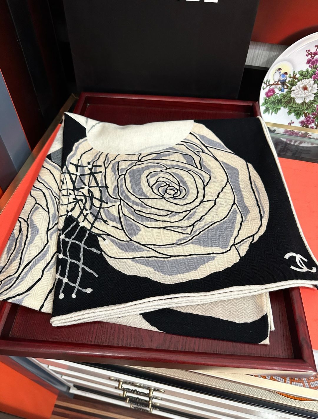 CC 26s Scarf 140 In Cashmere And Silk 475960