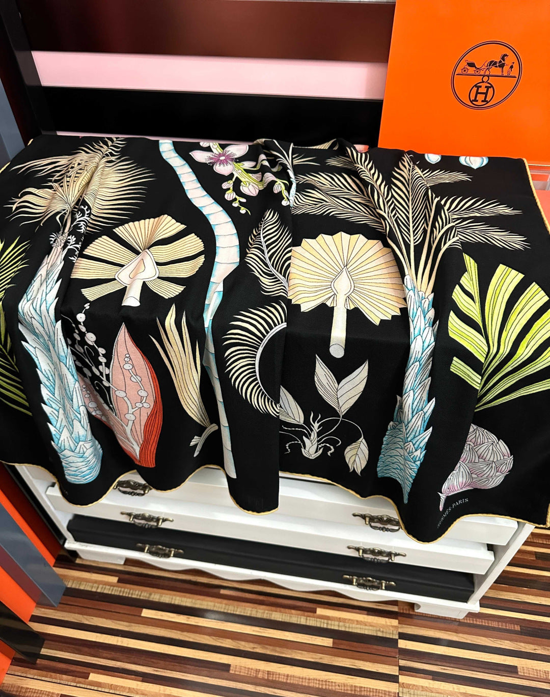 HM Scarf 140x140 Colorful Twill Silk Cashmere 569463