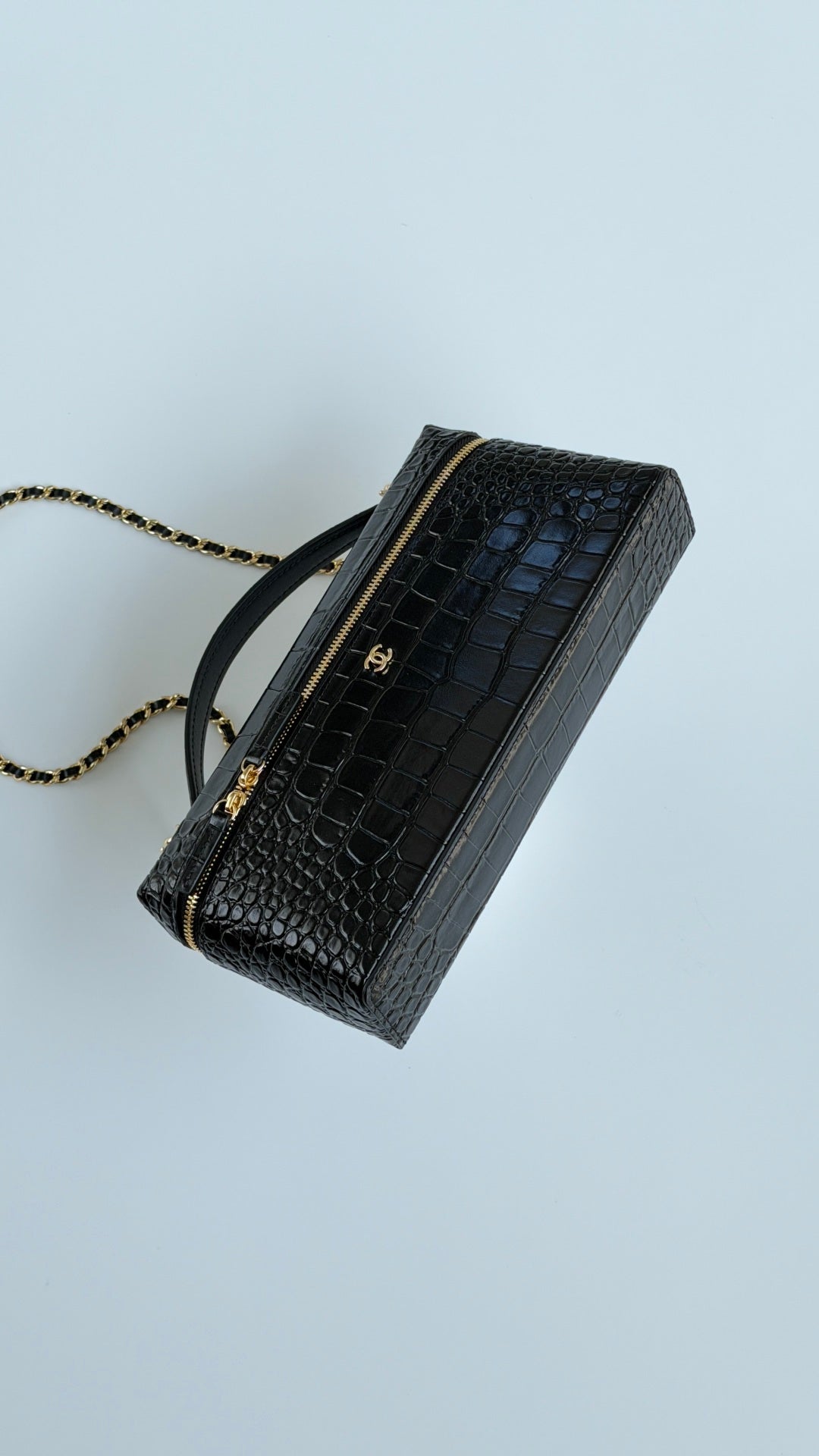 CC 26s Medium Long Vanity Black Crocodile Pattern