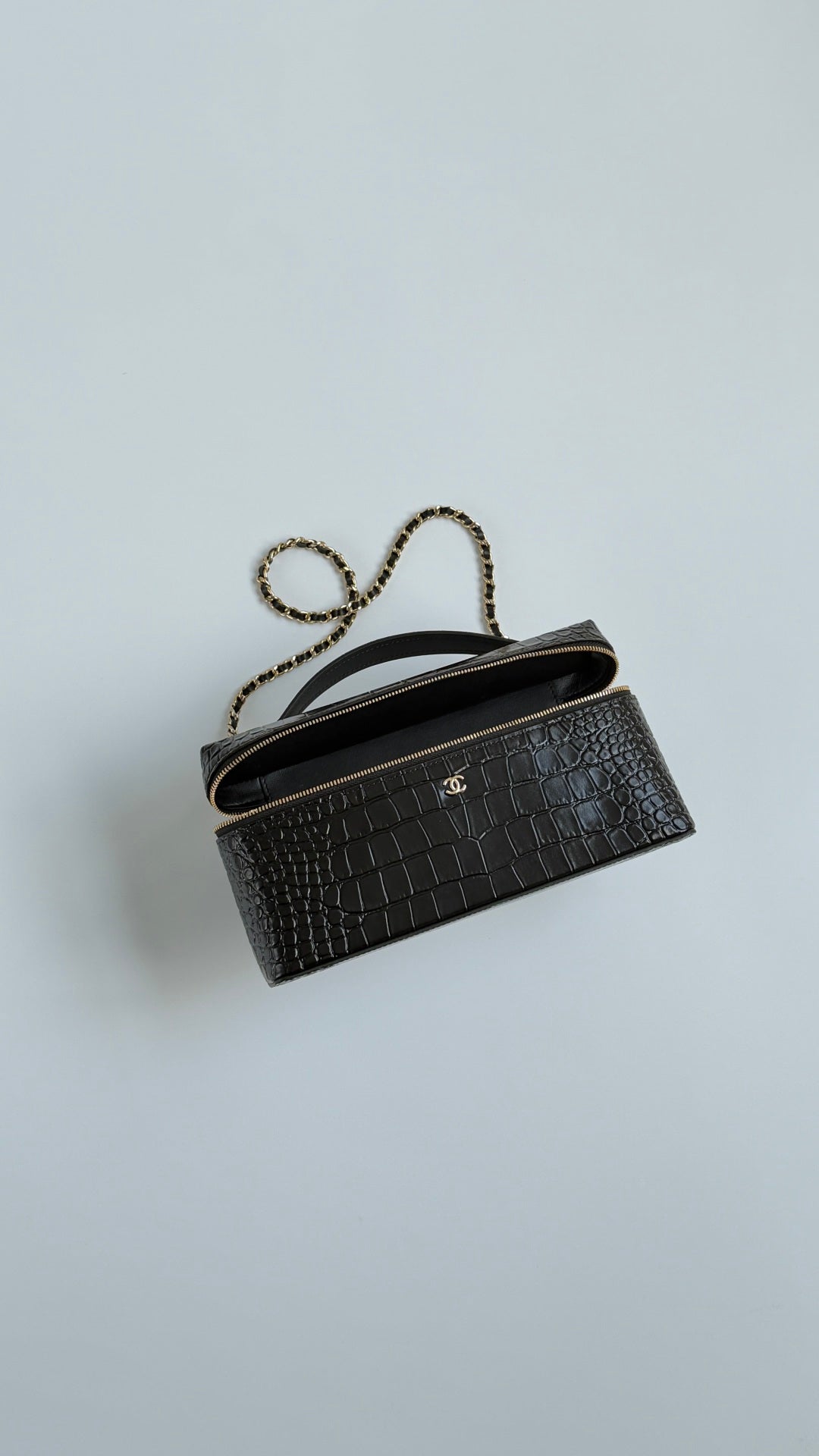 CC 26s Medium Long Vanity Black Crocodile Pattern