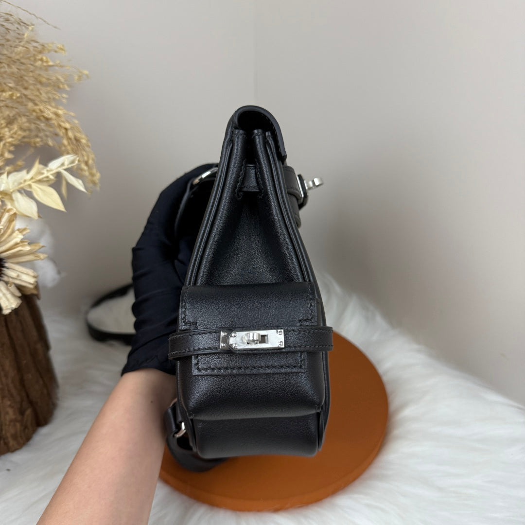 HM Kelly Jump Backpack Black Cowhide Sliver Hardware 270046
