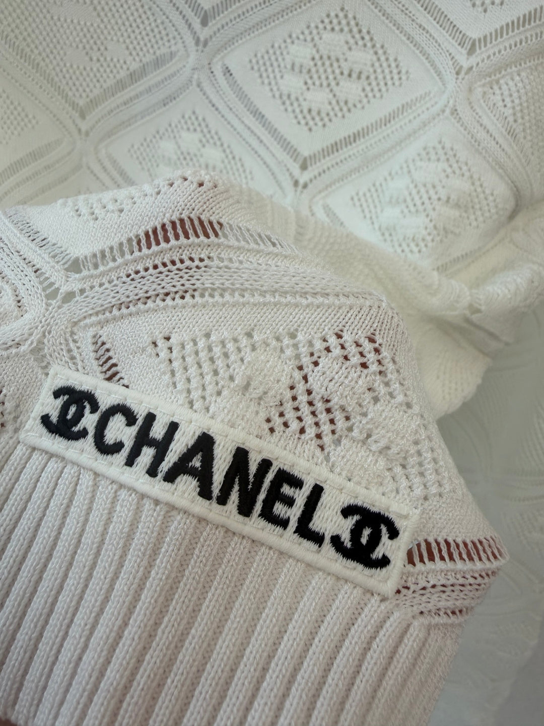 CC 26s Diamond Open-Knit Crewneck Sweater White Wool 423111