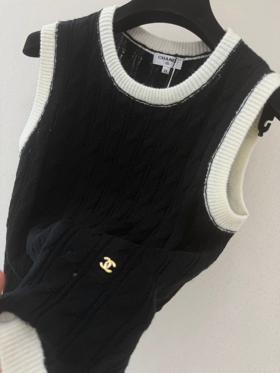 CC 26s Vest Black Mohair Wool 424778