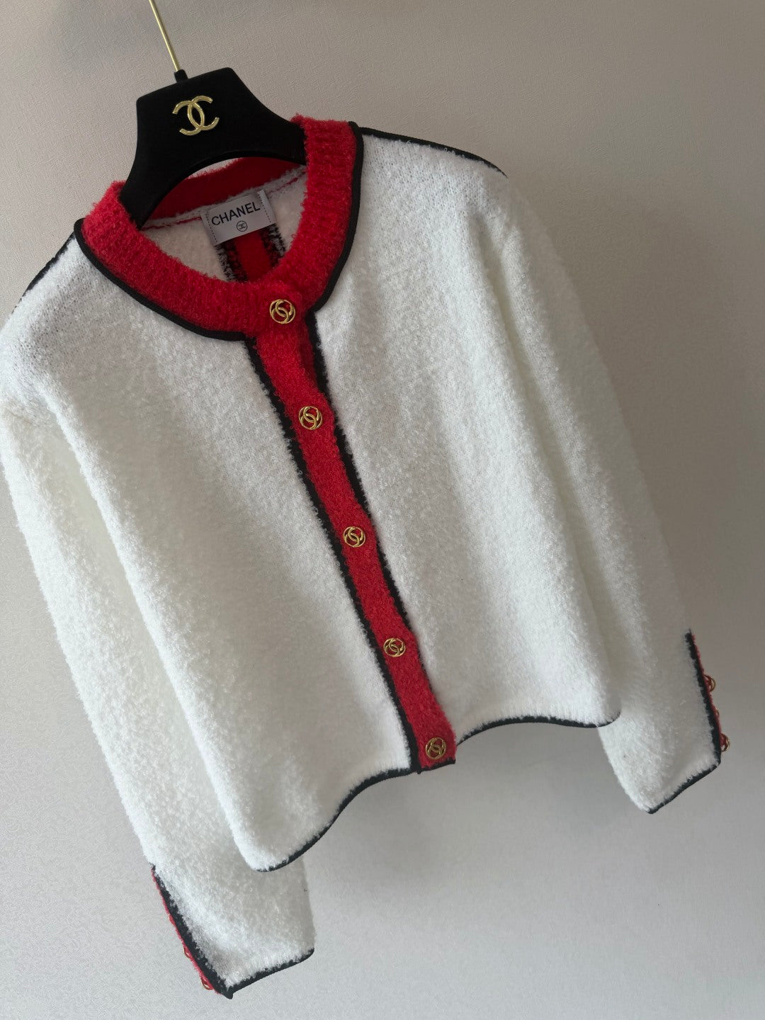 Chanel 2026 Gold Button Contrast Trim Bouclé Cardigan Jacket Tweed 438315