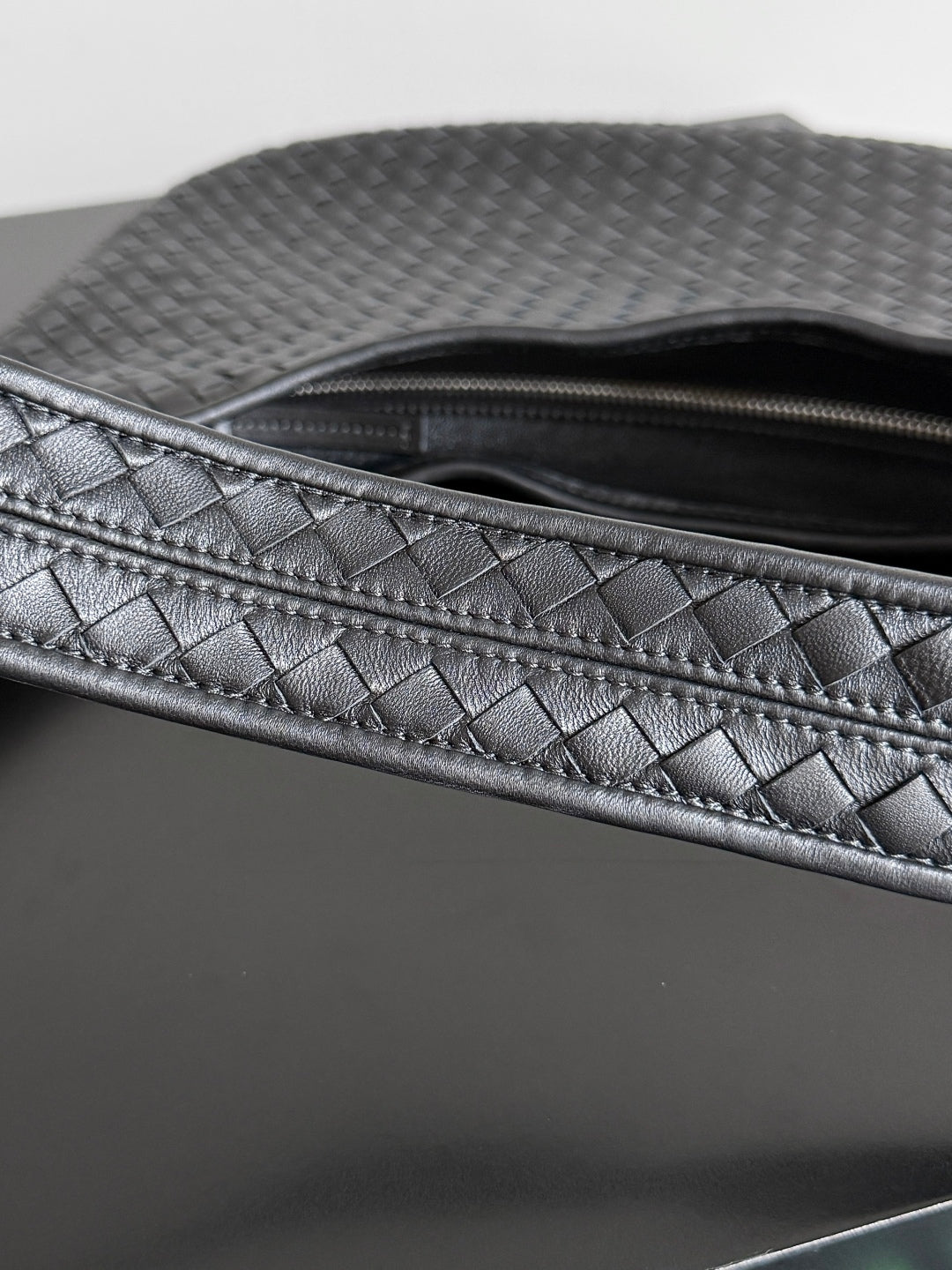 BV 25s Veneto Bag 38cm Black Calfskin Hardware