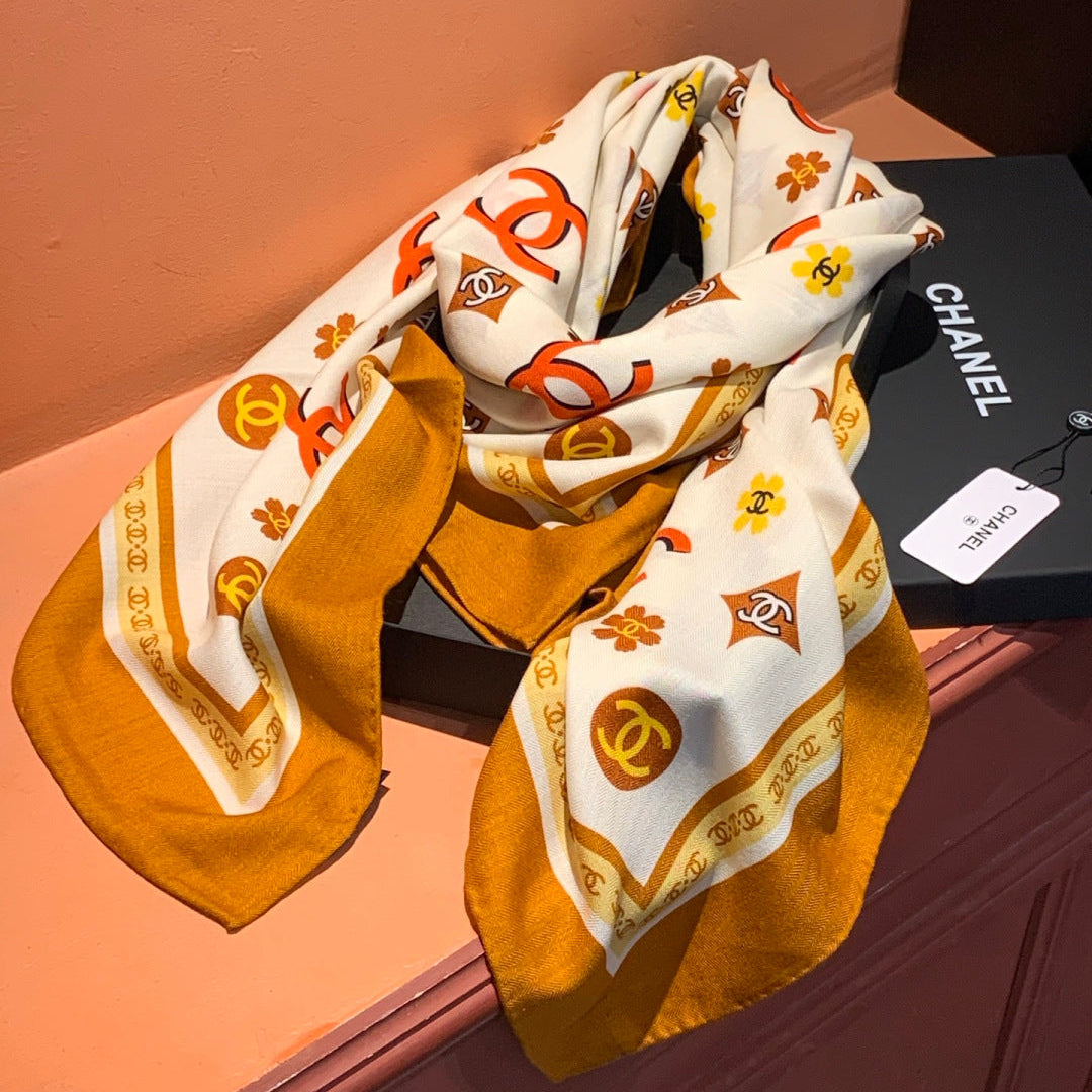 CC Scarf 140cm Brown And White Patterned Silk Cashmere 143732