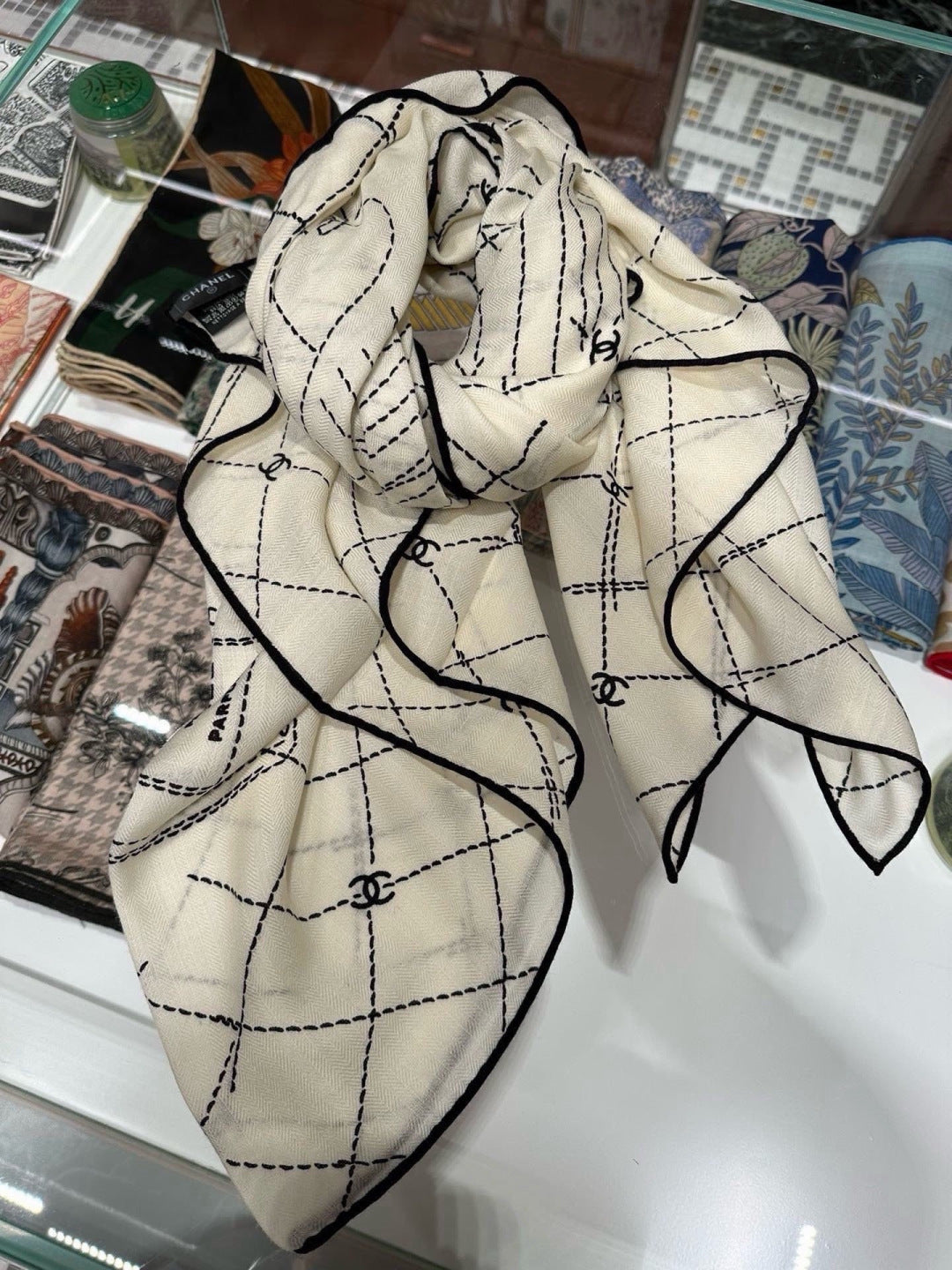 Chanel 26s Scarf 140 In Cashmere And Silk 304715