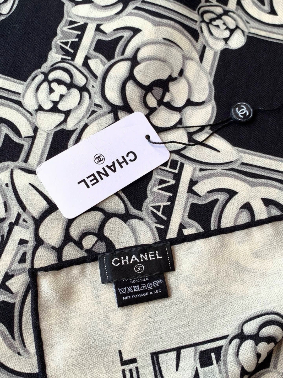 Chanel 26s Scarf 140 In Cashmere Silk 309373