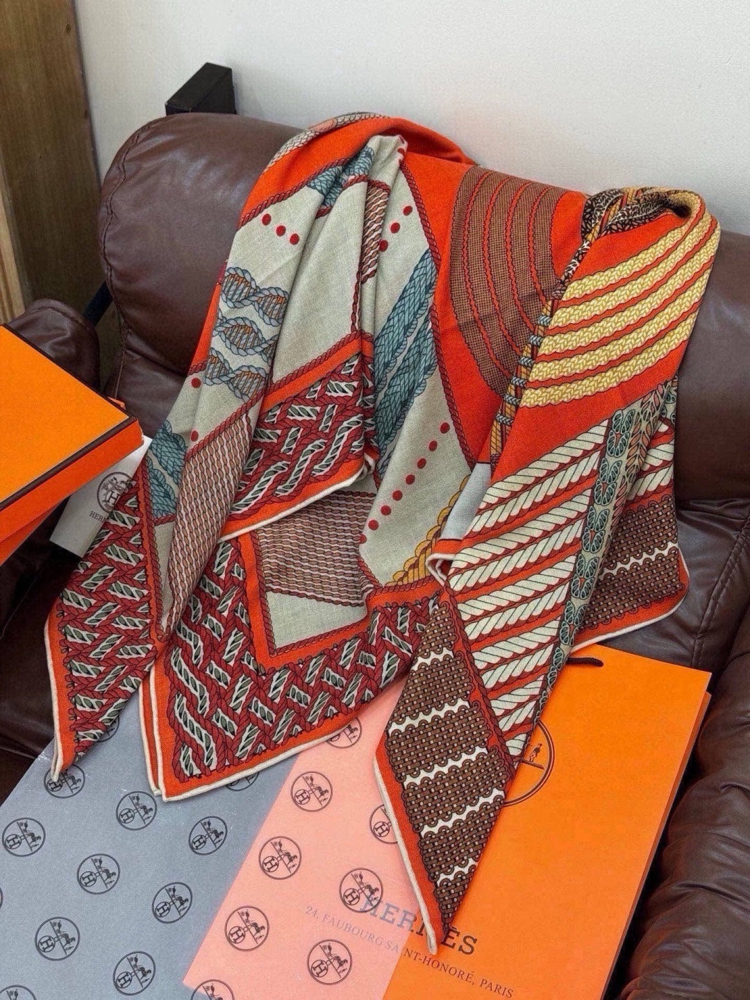 HM 26s Scarf 140 In Cashmere And Silk 446740