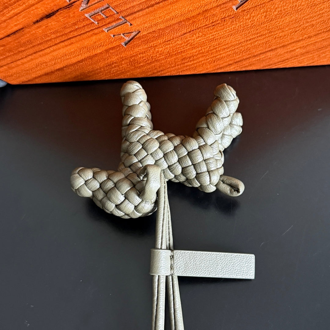 BV 25 Puppy Charm Grey leather
