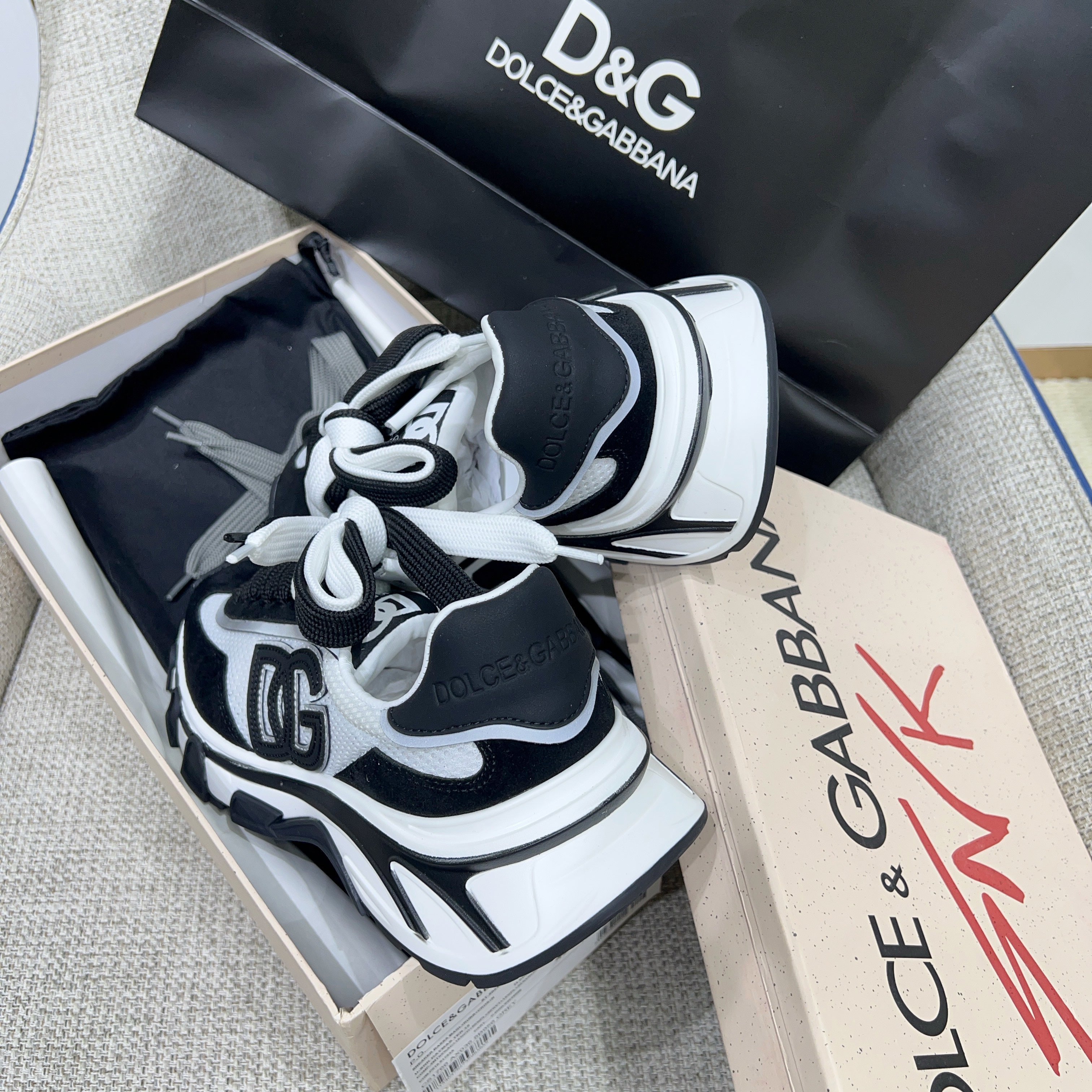 DG Country Road Sneakers Black White Mesh Suede 852465