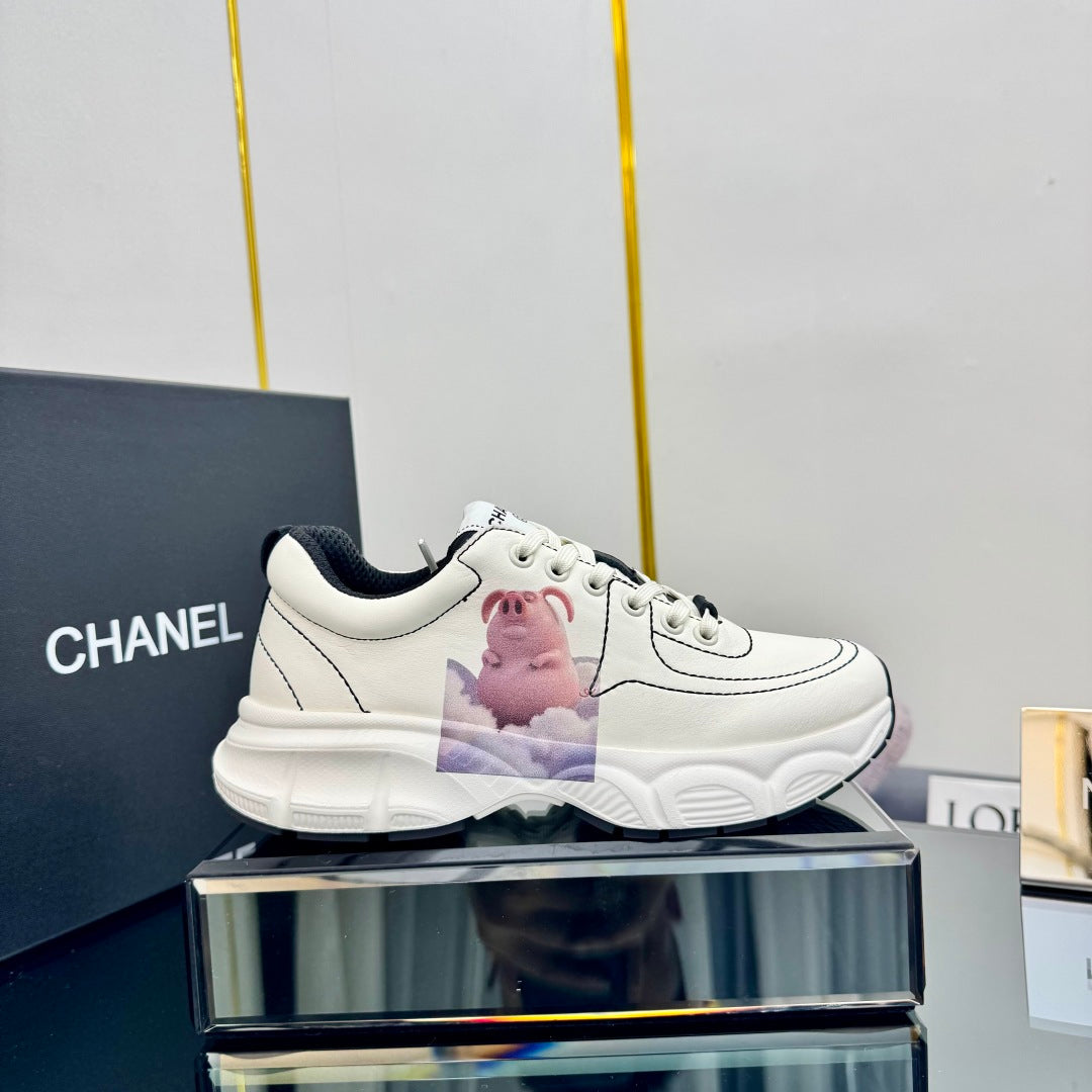 CC Sneaker White with Sticker Cowhide 238627