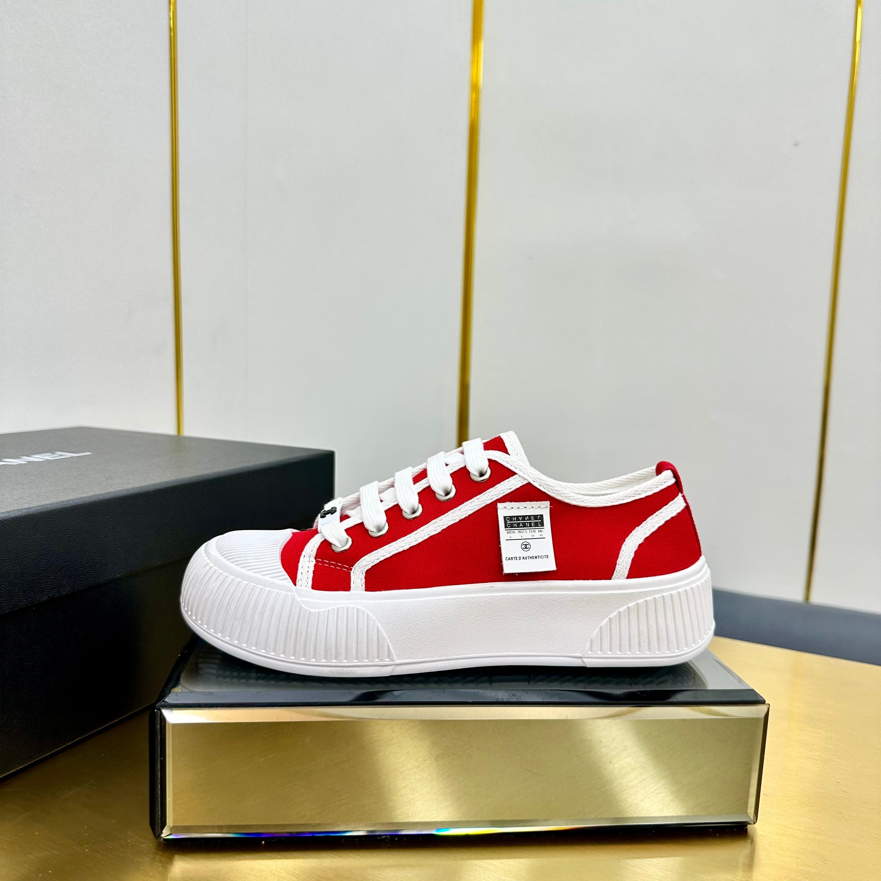 CC 26s Platform Sneakers Red Canvas 832620