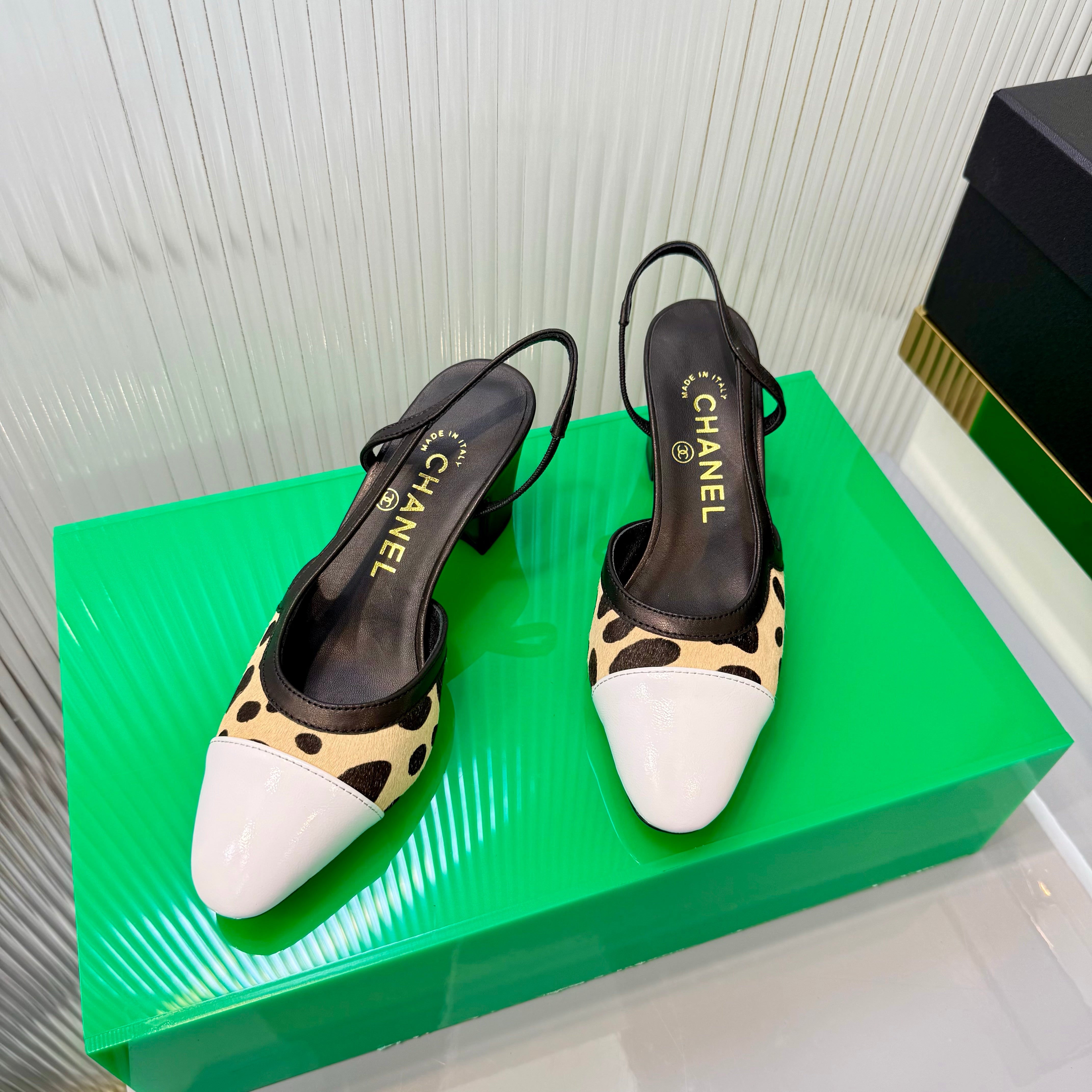 CC Slingback 6.5cm White Beige Leopard-Print Leather 923843