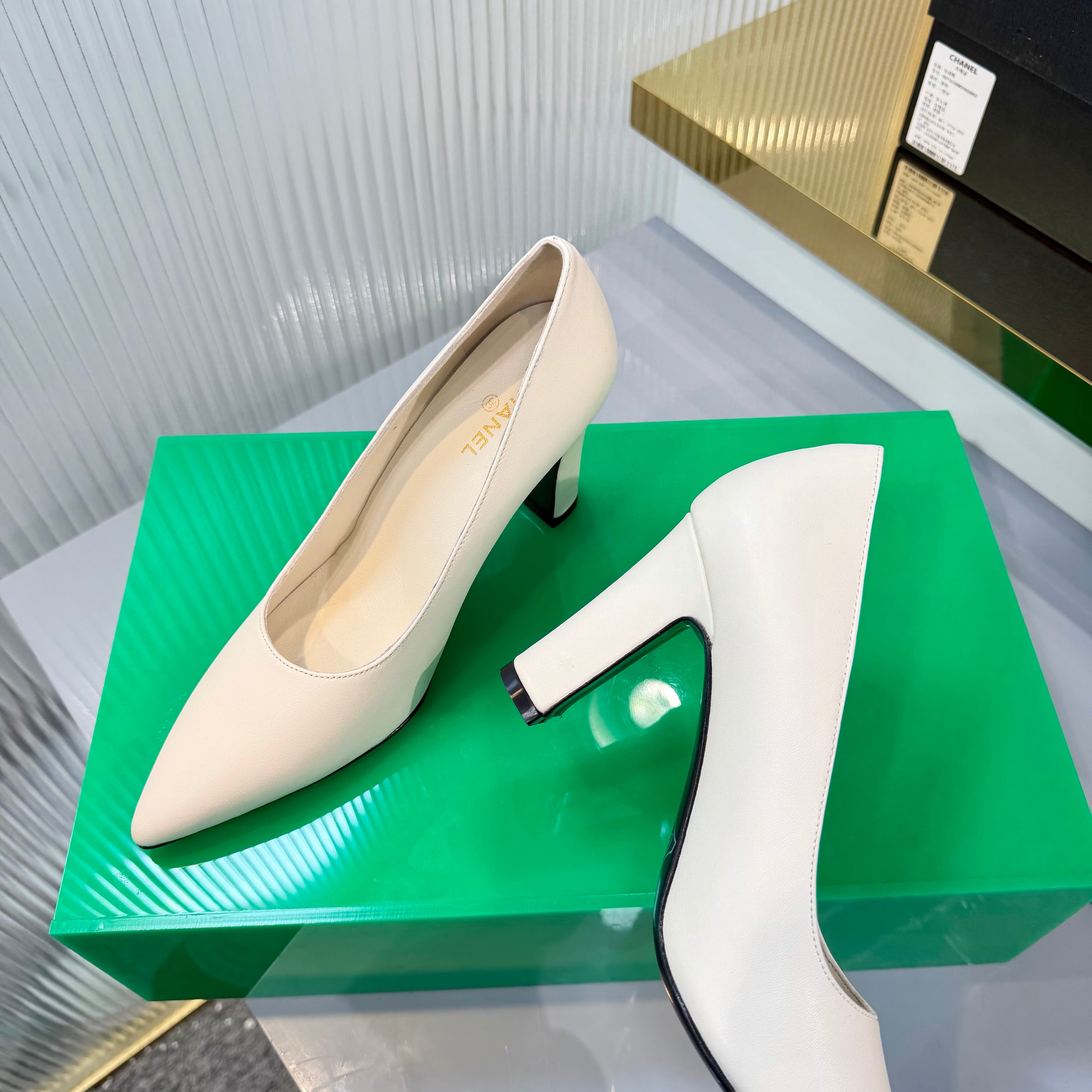 CC 26s Pumps 8.5cm Cream Lambskin 924308