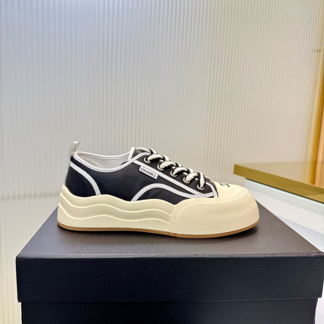 CC 26s Biscuit Shoes Black White Sheepskin 927711