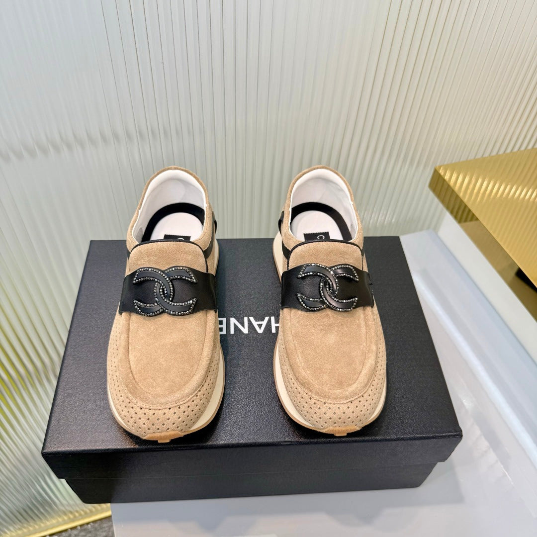 CC 26s Casual Sneakers Beige Suede 927080
