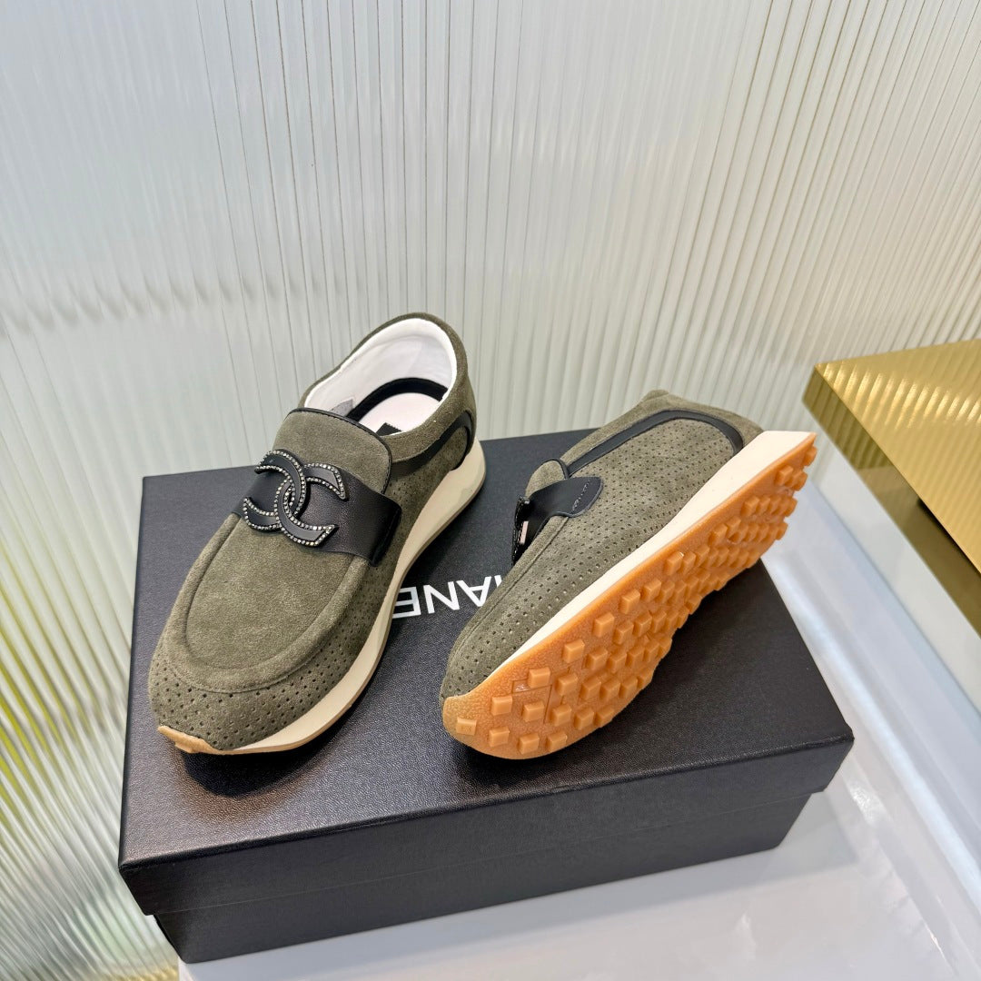 CC 26s Casual Sneakers Olive Suede 927081