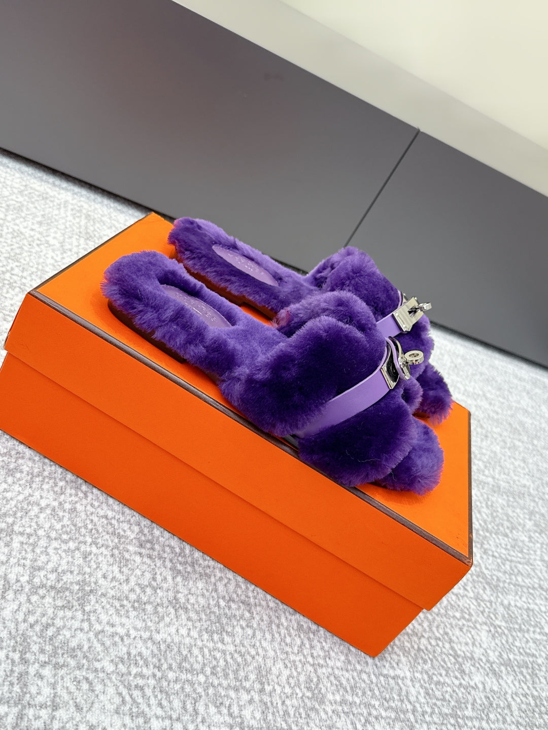 HM 25s H Shaped Slipper with Buckle Purple Shearling 462191