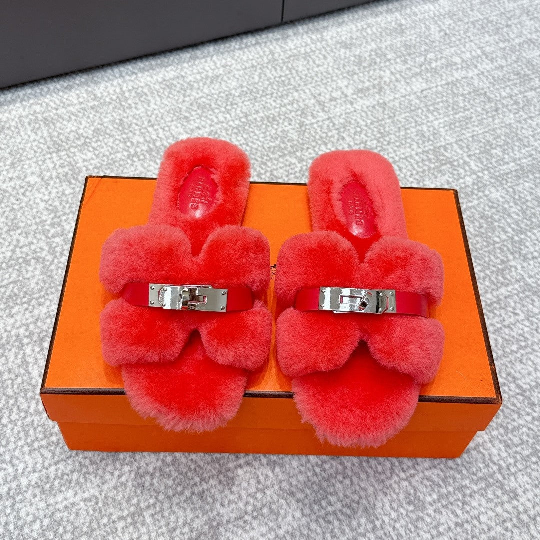 HM 25s H Shaped Slipper with Buckle Red Shearling 462198