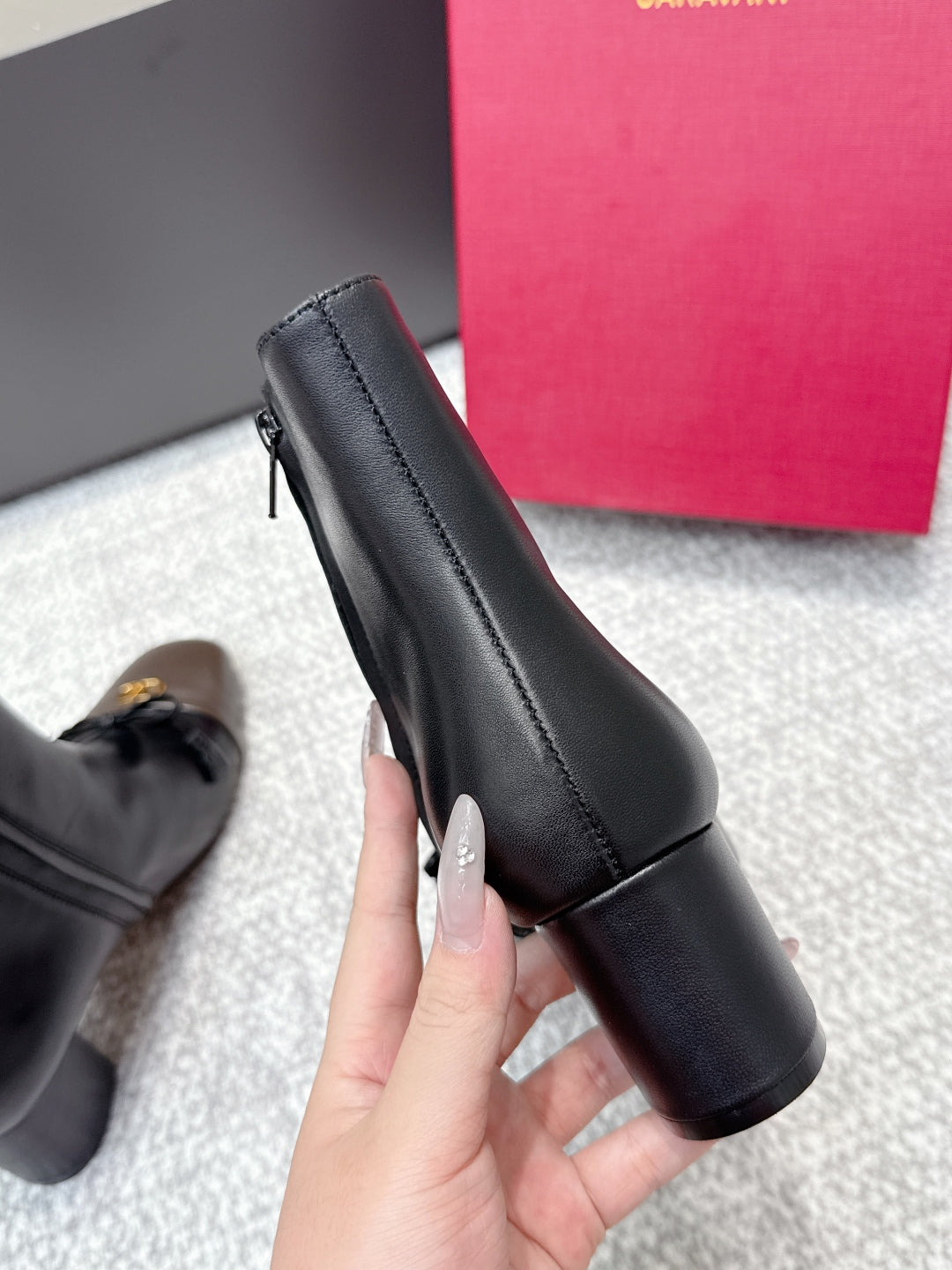 VT Garavani 60mm Valet Du Roi Ankle Boots Black Sheepskin 462551