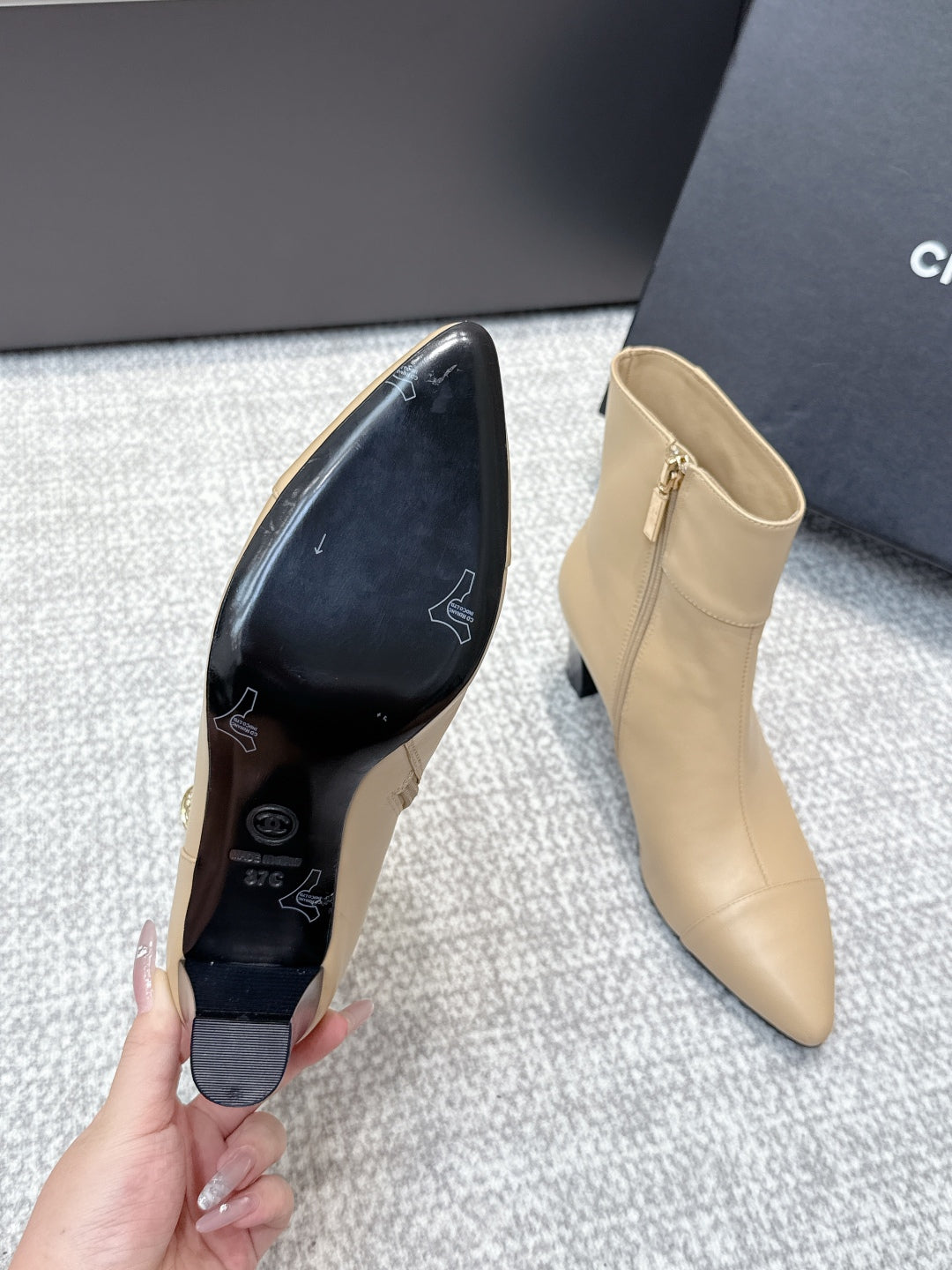 CC 2025s Lion Pointed Toe Ankle Boots 50mm Beige Sheepskin 461622