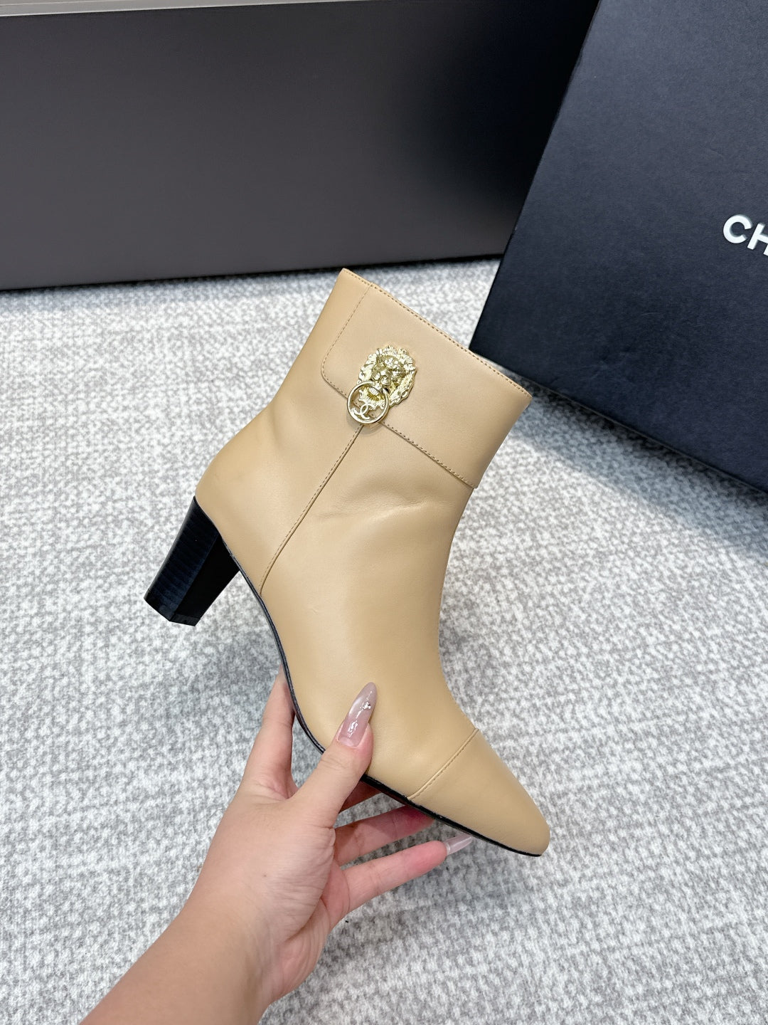CC 2025s Lion Pointed Toe Ankle Boots 50mm Beige Sheepskin 461622