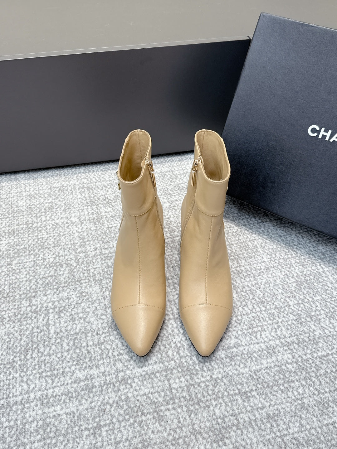 CC 2025s Lion Pointed Toe Ankle Boots 50mm Beige Sheepskin 461622