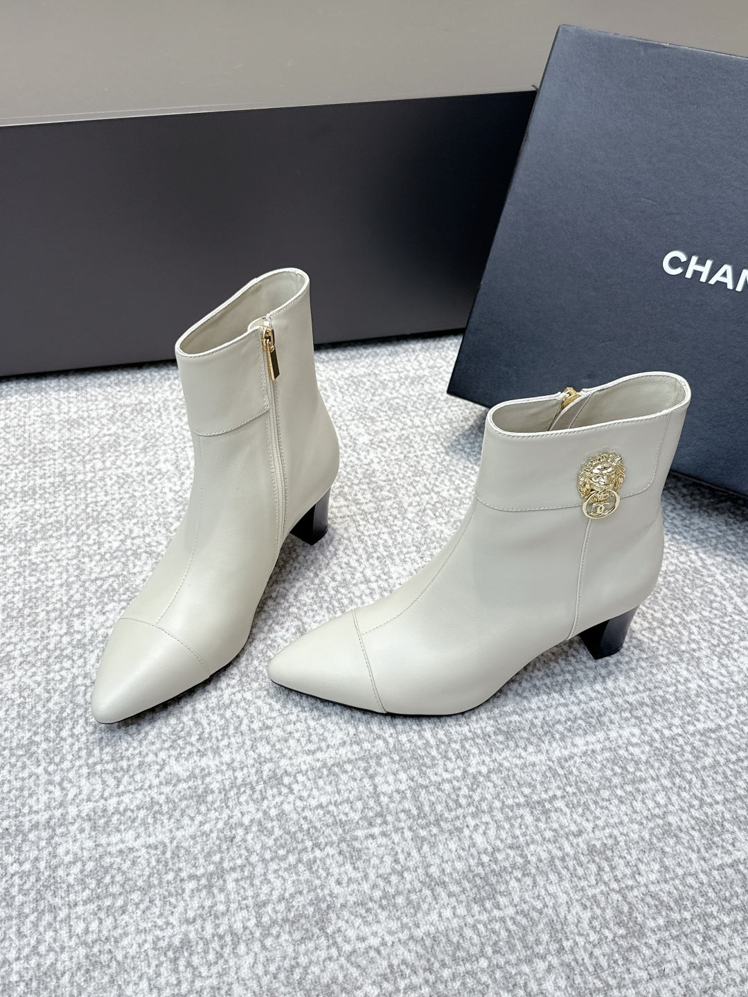 CC 2025s Lion Pointed Toe Ankle Boots 50mm White Sheepskin 461624