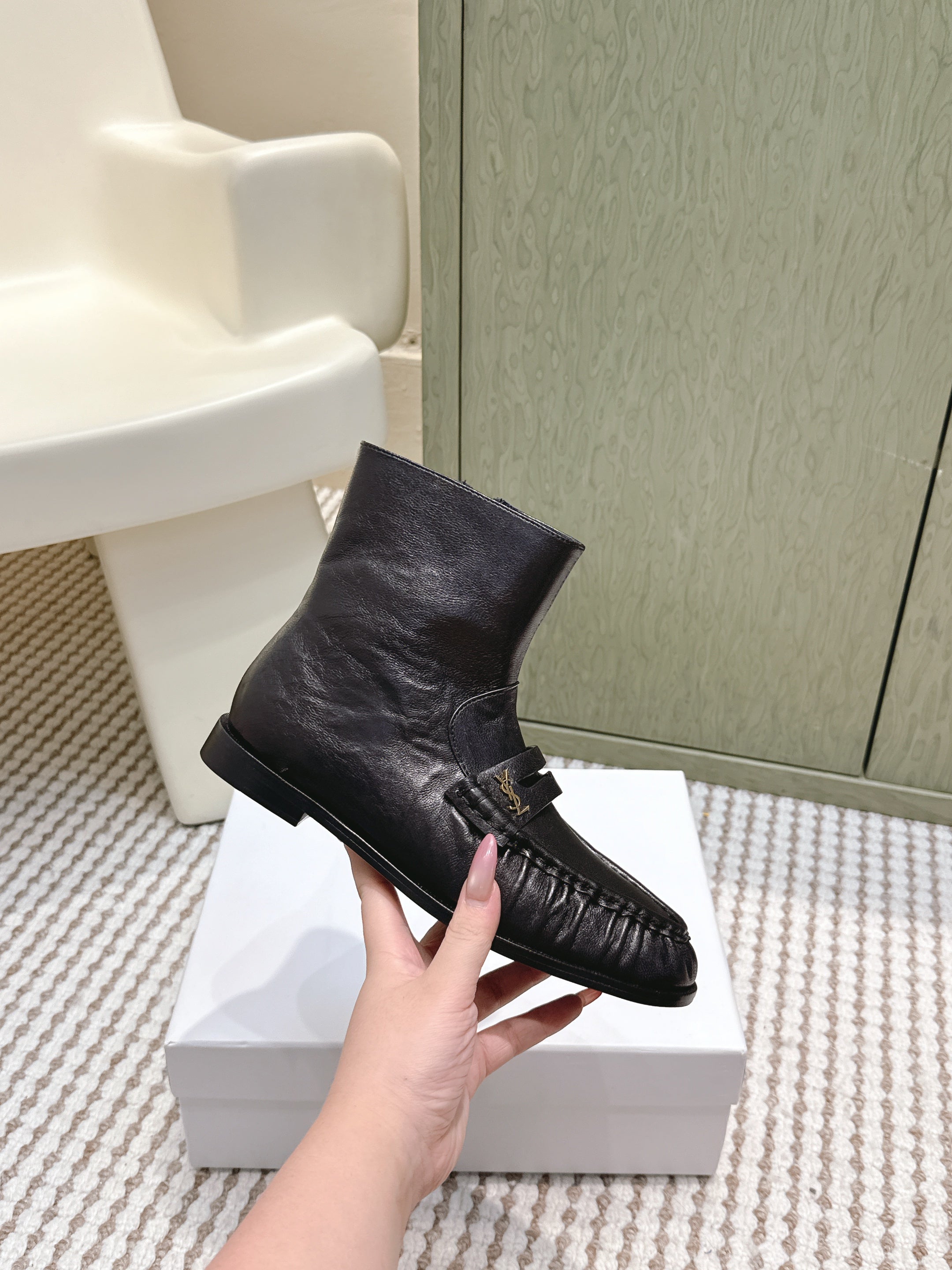 YSL 2025 High-top Boot Black Calfskin 569419
