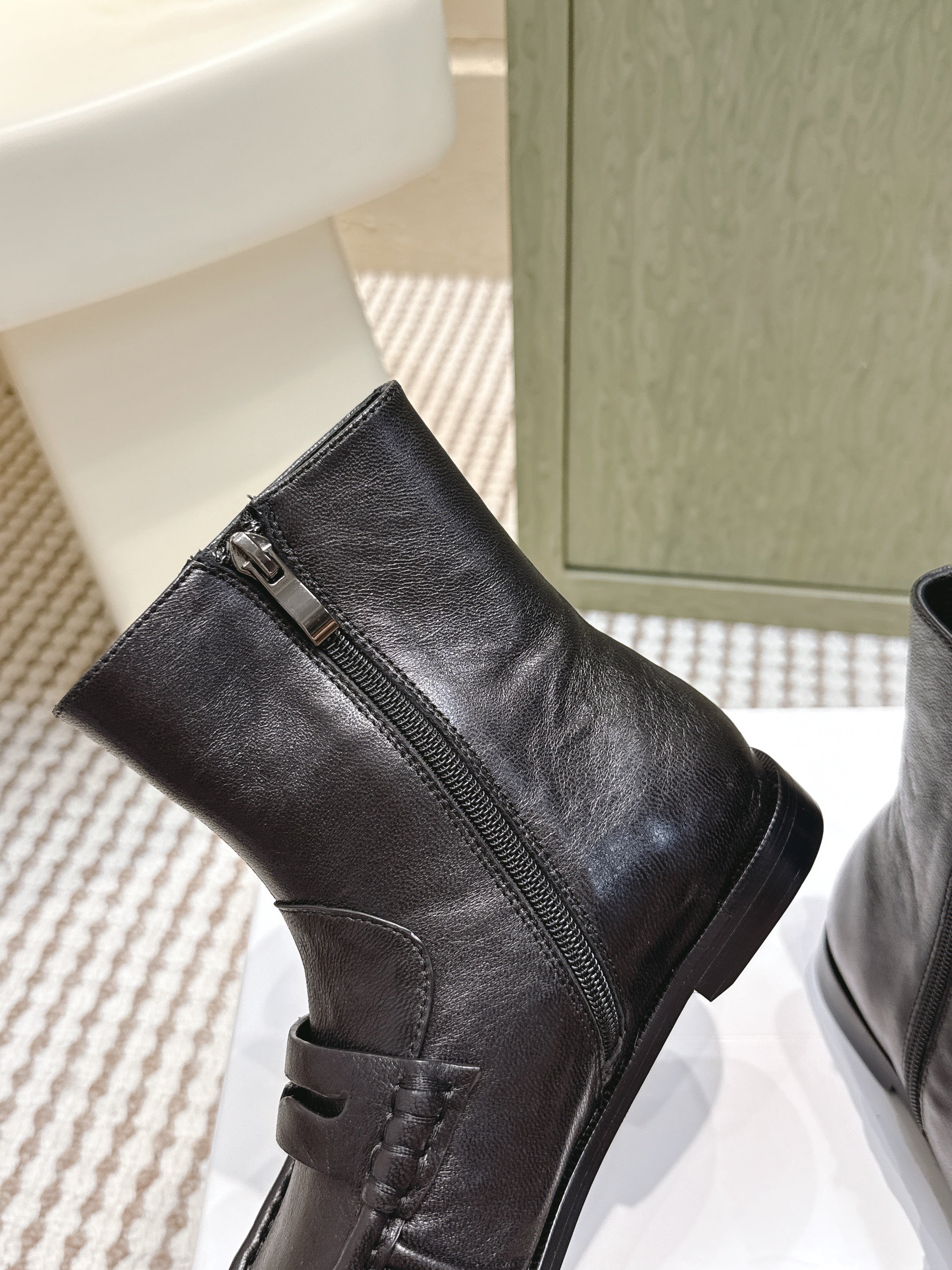 YSL 2025 High-top Boot Black Calfskin 569419