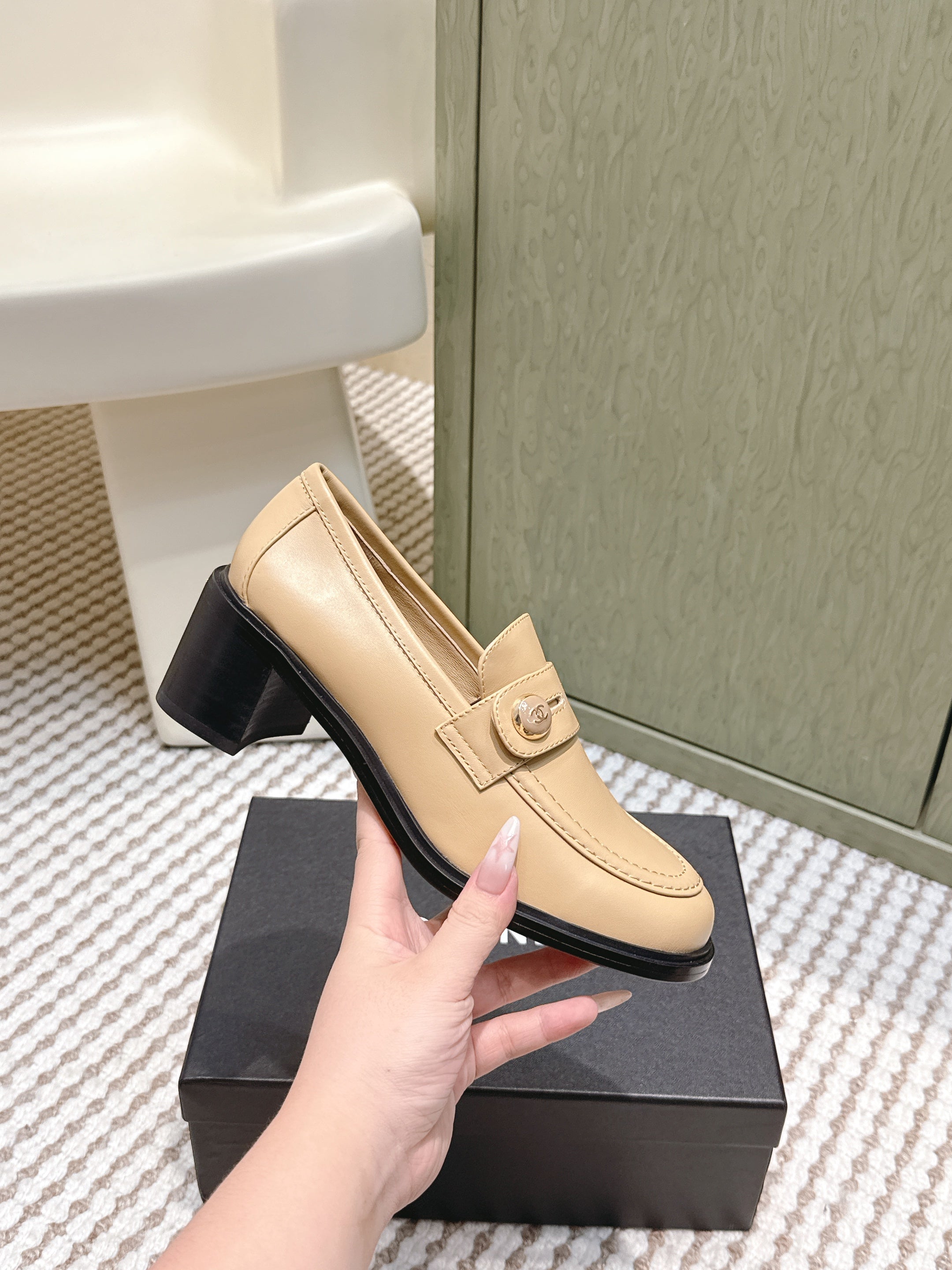 CC 26SS Loafers 6cm Beige Cowhide 653496