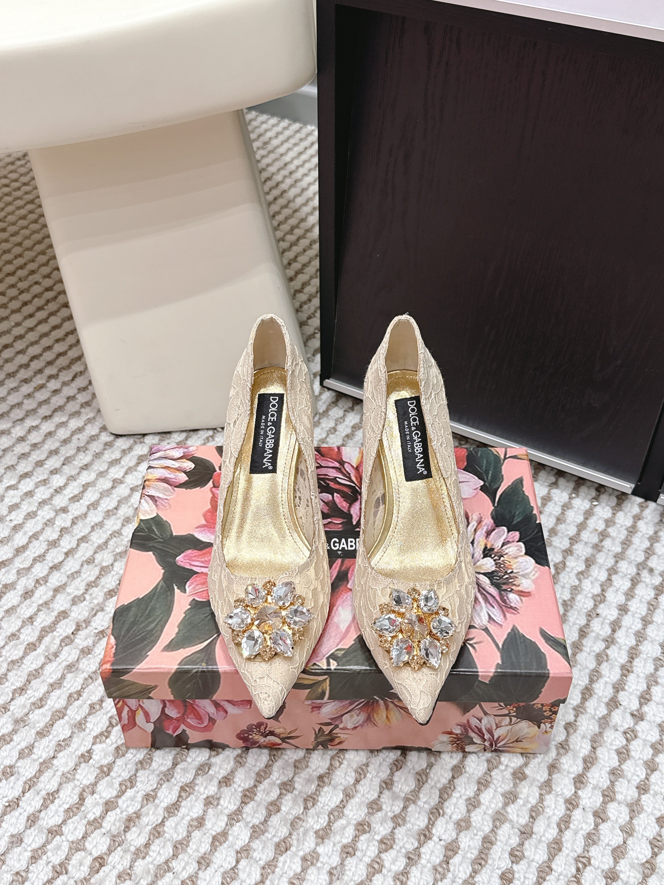 DG Pumps Crystals 6.5cm Beige Taormina Lace 663080