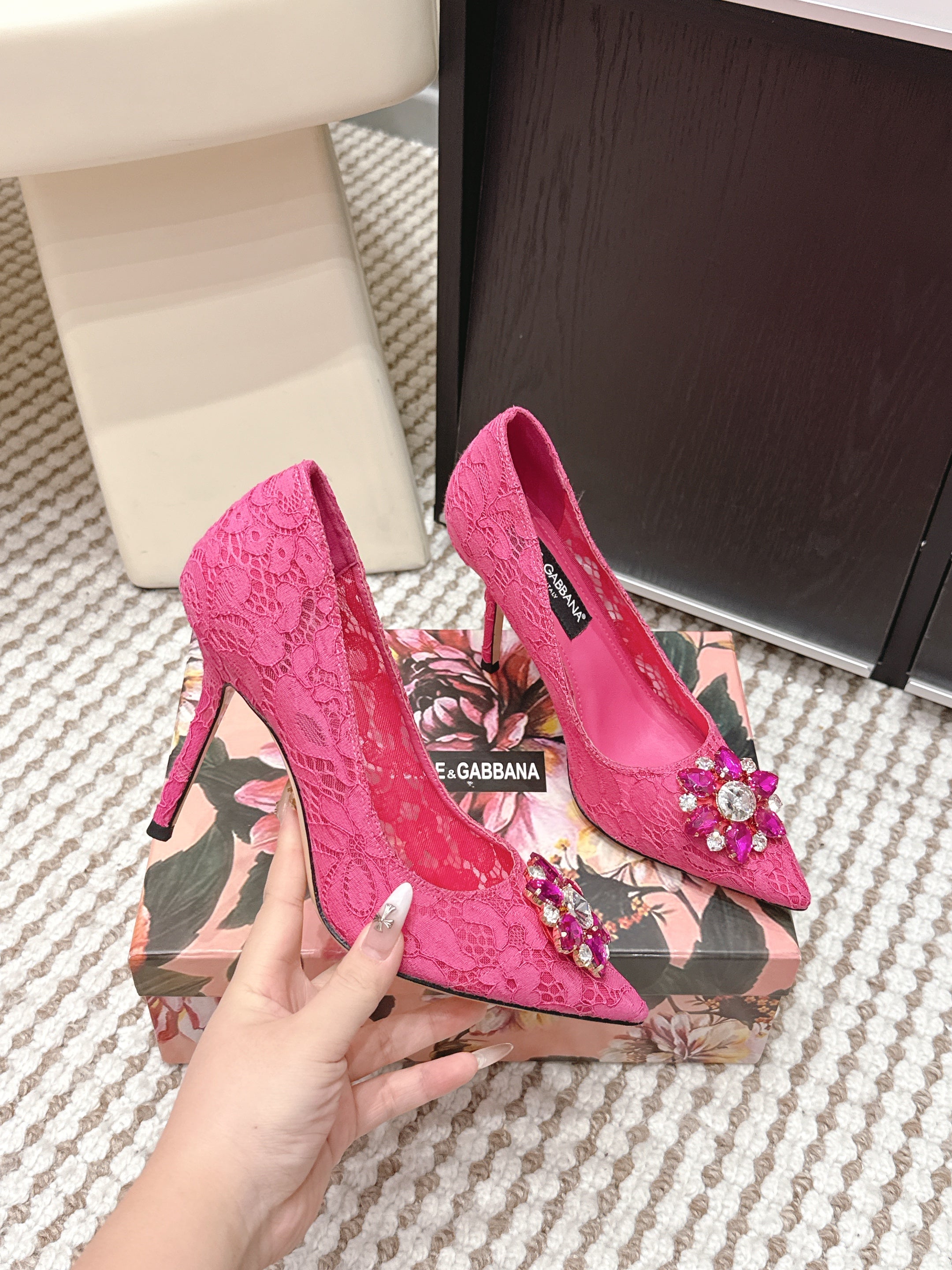 DG Pumps Crystals 9cm Hot Pink Taormina Lace 663083