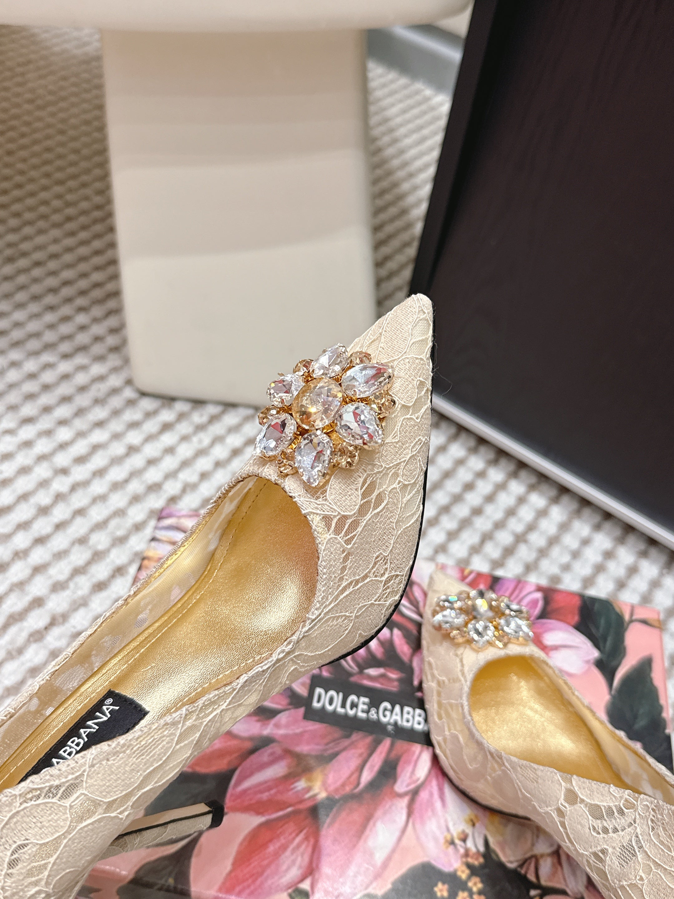 DG 26s Pumps Crystals 9cm Beige Taormina Lace 663088