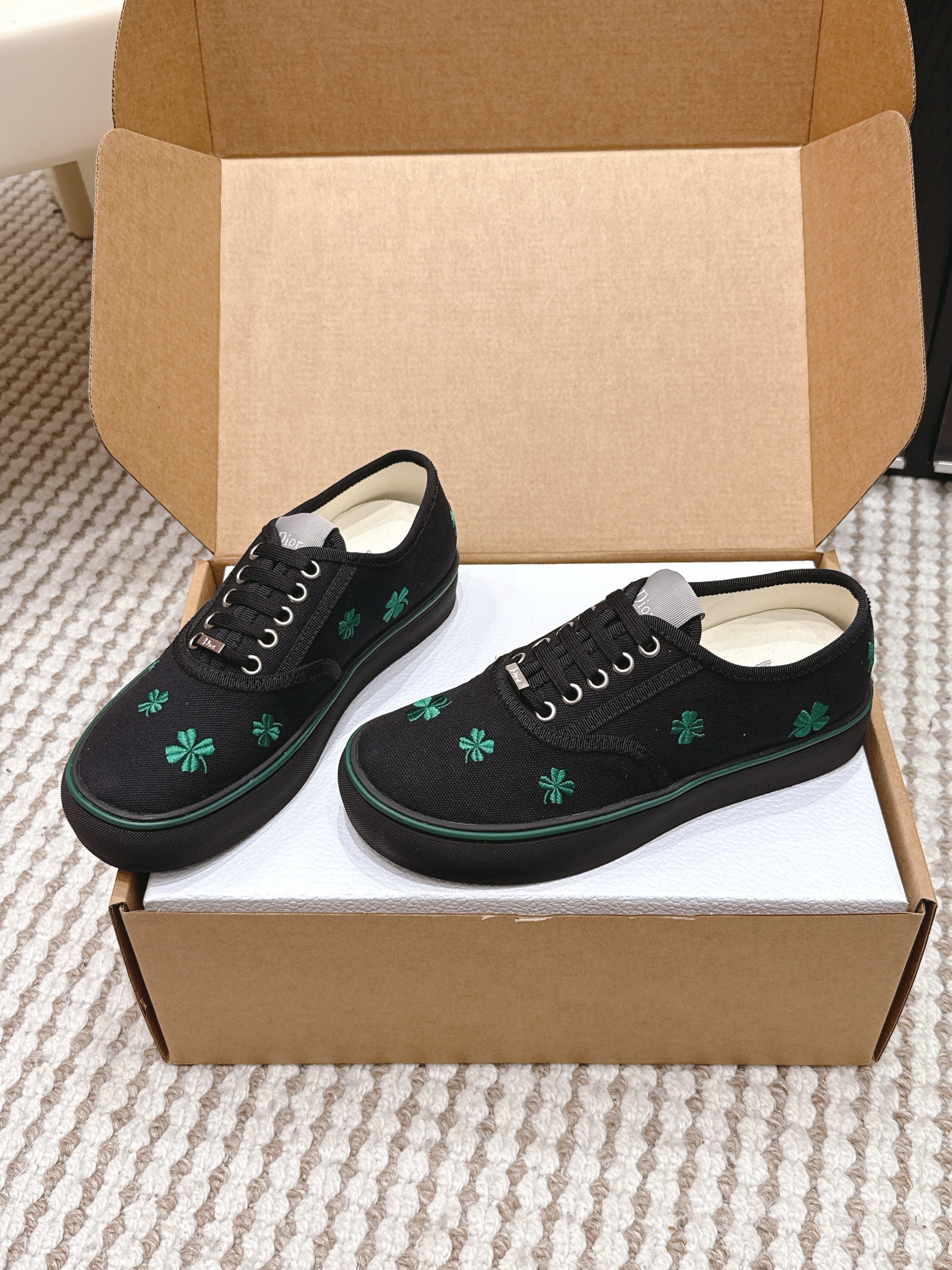 CD Saltwind Sneakers Black Four-leaf Clover Embroidery Canvas 632438